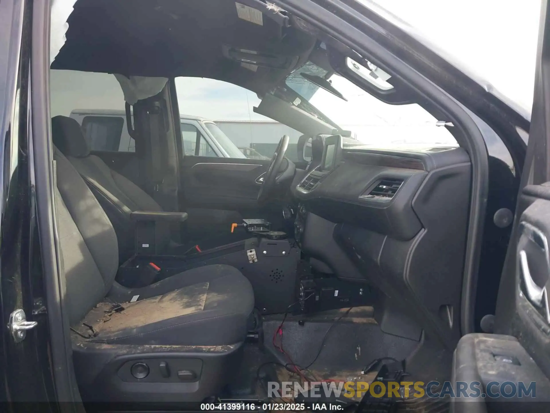 5 fotografías del automóvil dañado 1GNSKLED9PR474946 CHEVROLET TAHOE 2023