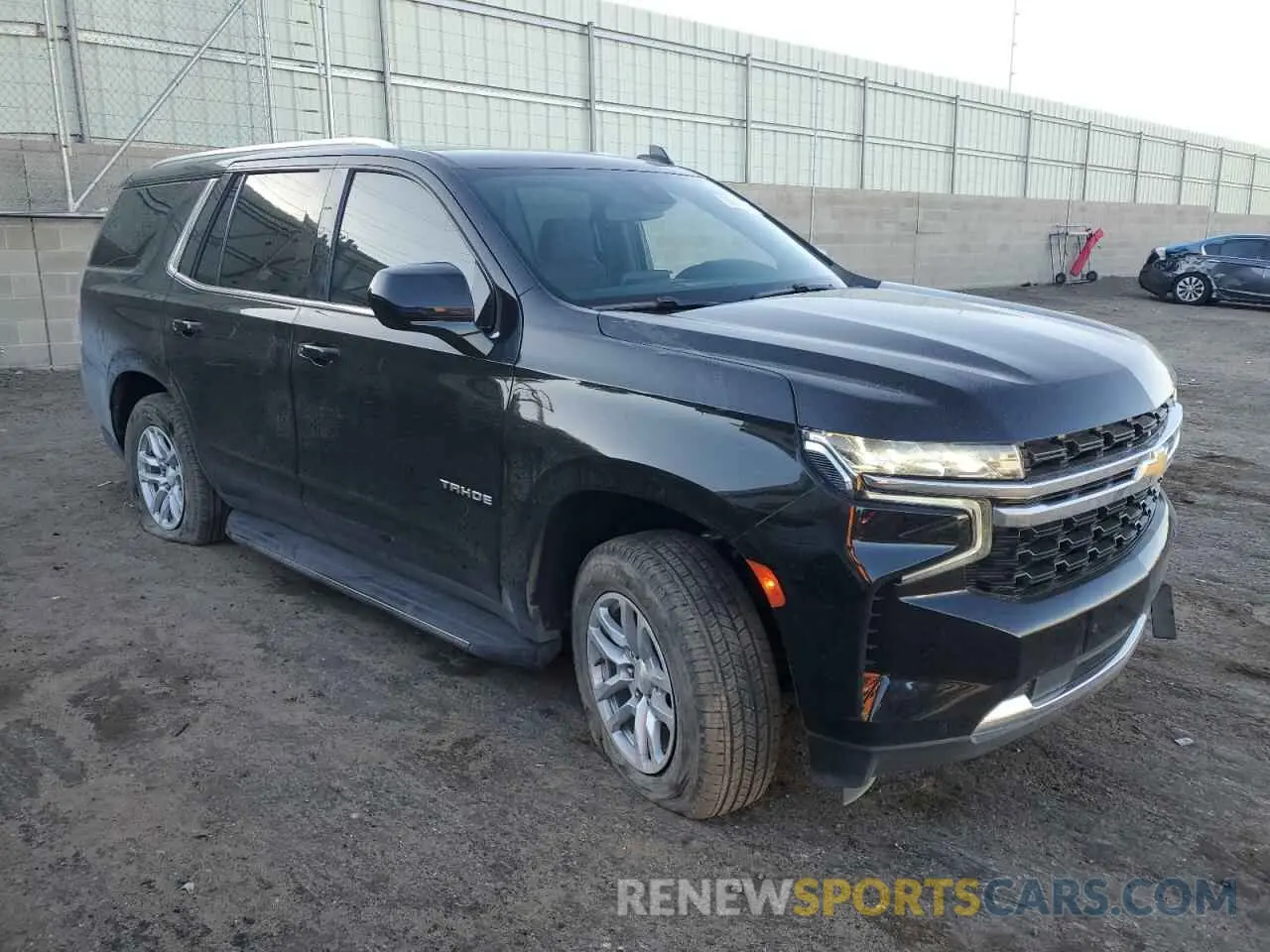 4 fotografías del automóvil dañado 1GNSKMKD4PR184687 CHEVROLET TAHOE 2023