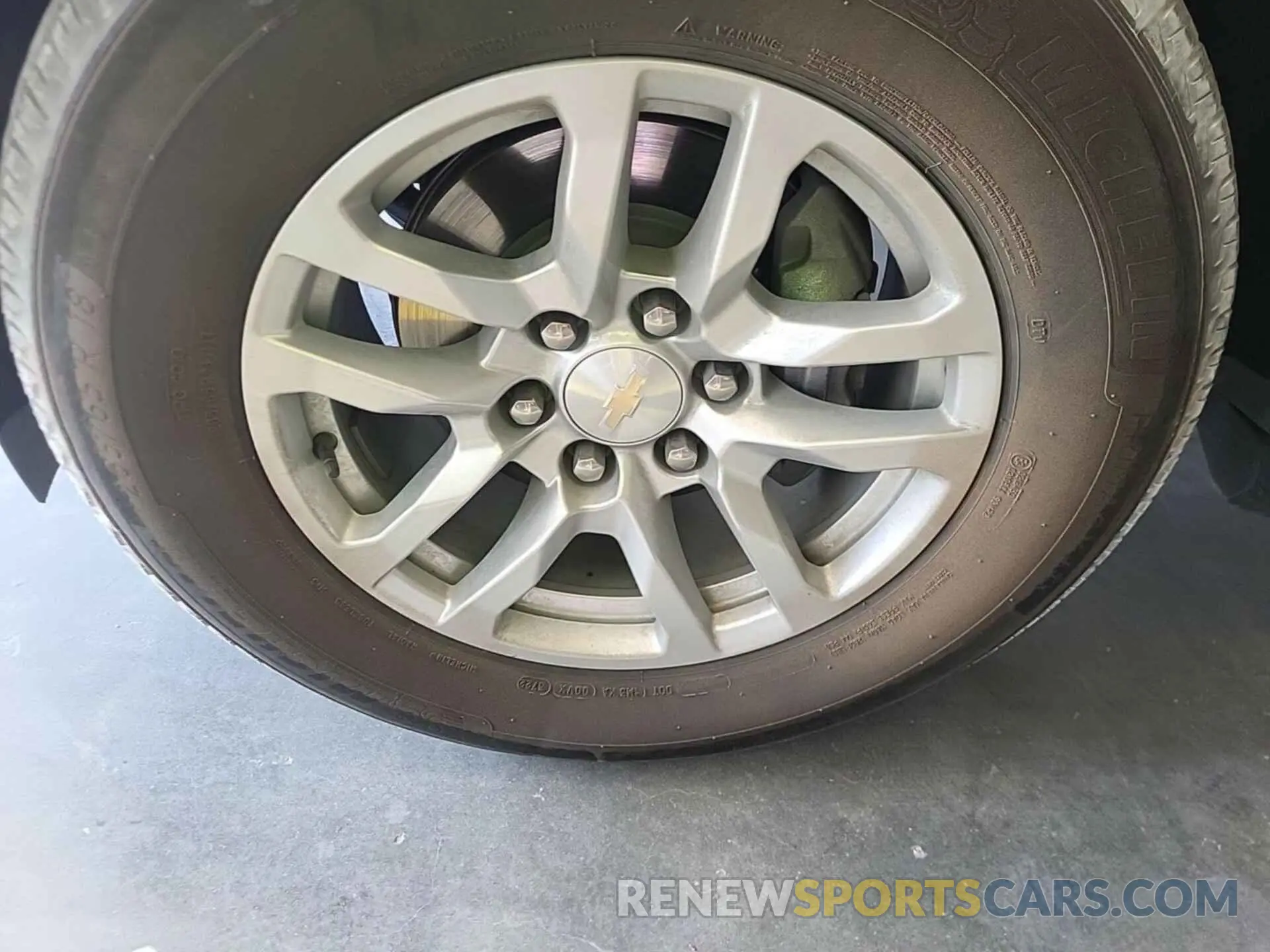 6 fotografías del automóvil dañado 1GNSKMKD9PR200138 CHEVROLET TAHOE 2023