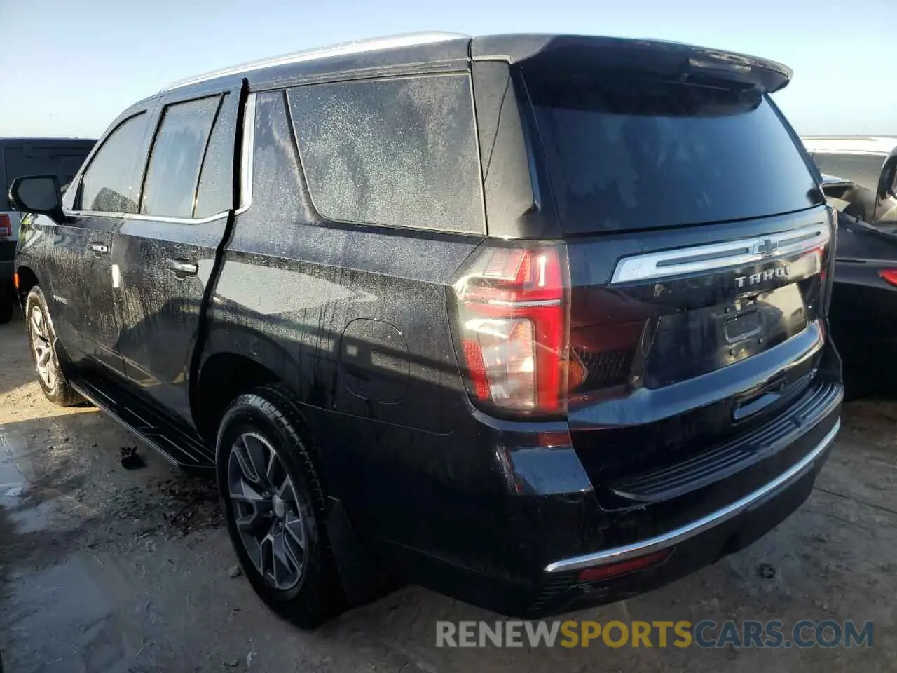 2 fotografías del automóvil dañado 1GNSKNKD0PR522107 CHEVROLET TAHOE 2023