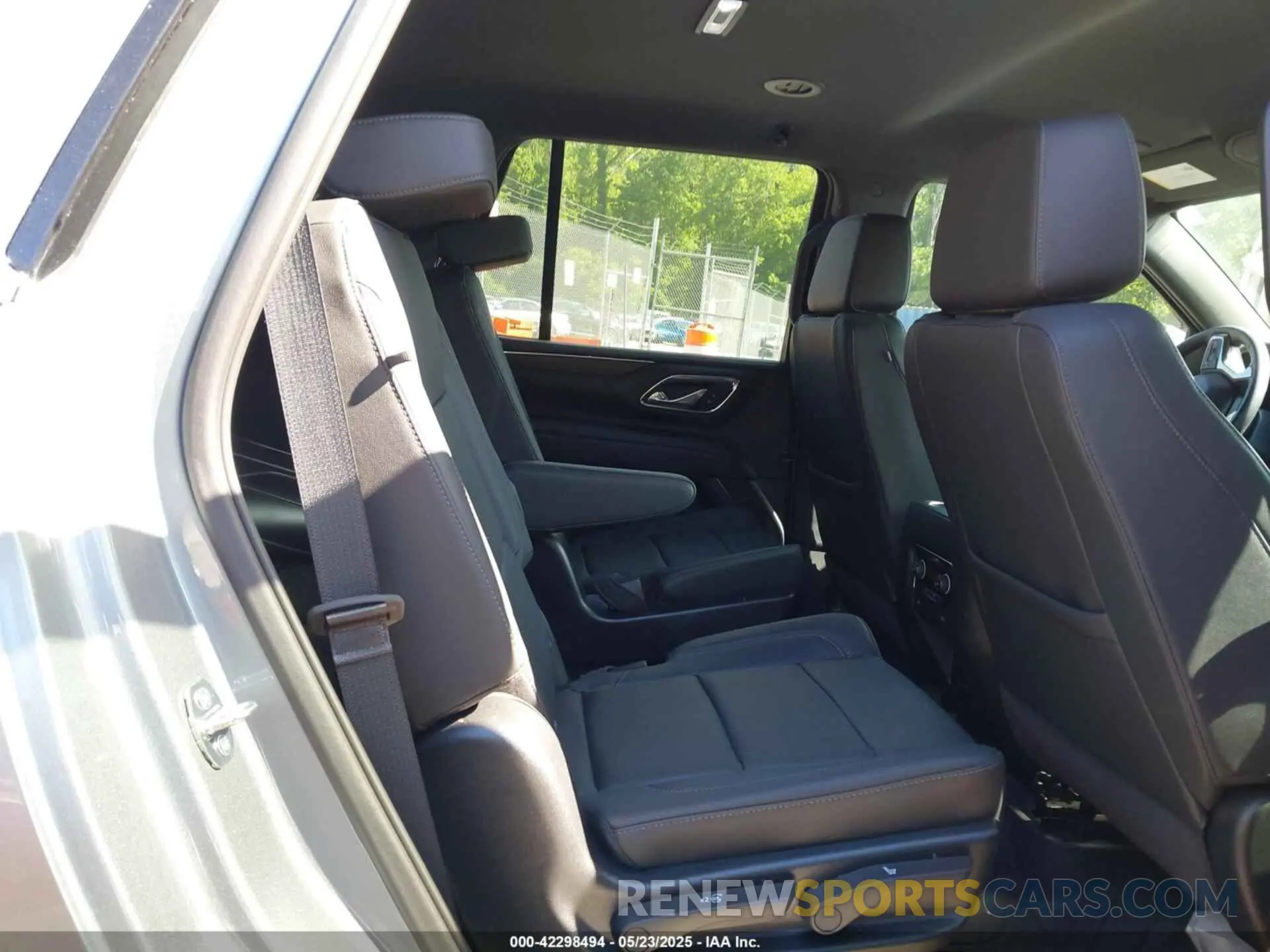 8 fotografías del automóvil dañado 1GNSKNKD3PR233173 CHEVROLET TAHOE 2023
