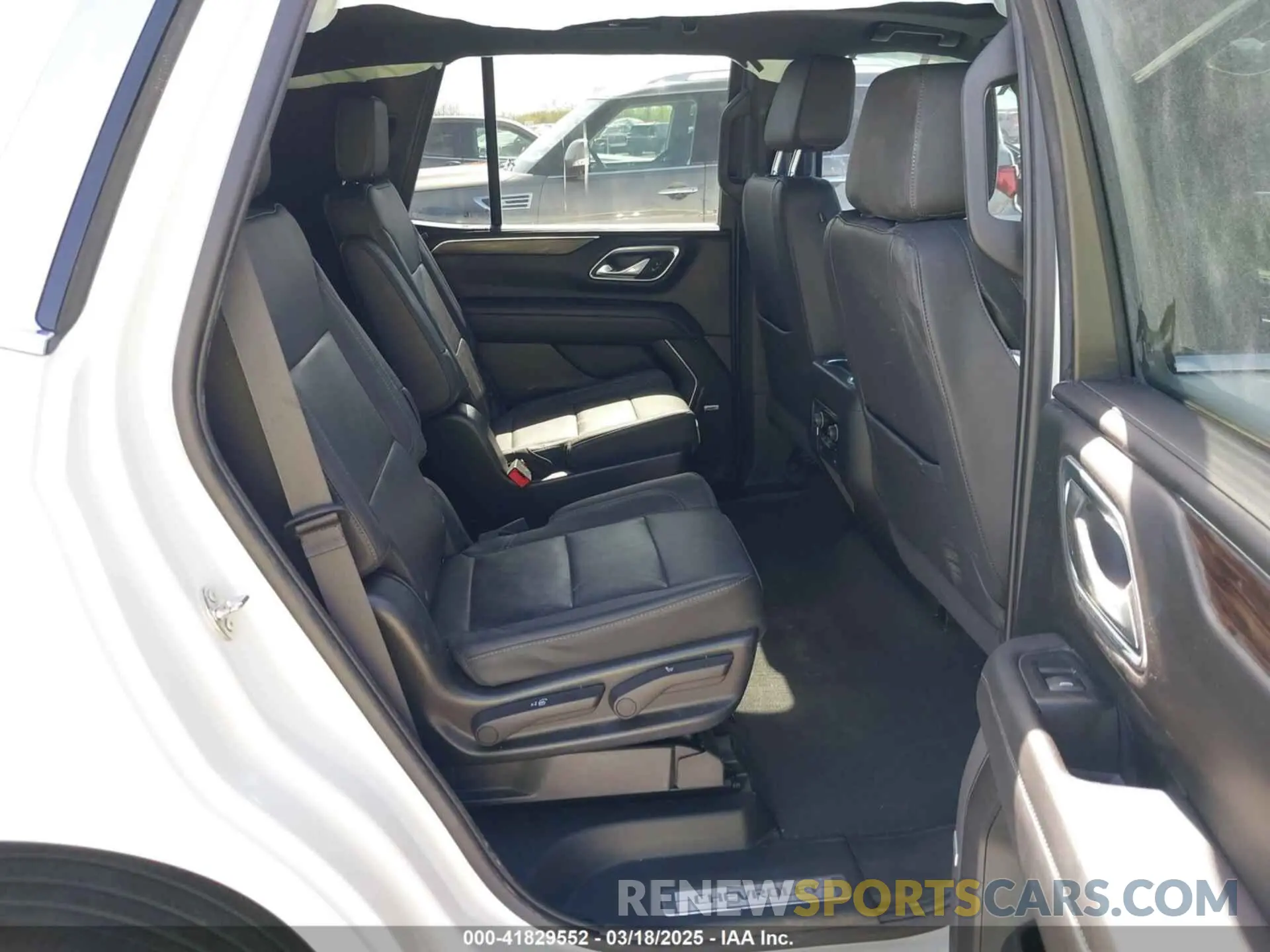 8 fotografías del automóvil dañado 1GNSKNKD3PR313606 CHEVROLET TAHOE 2023