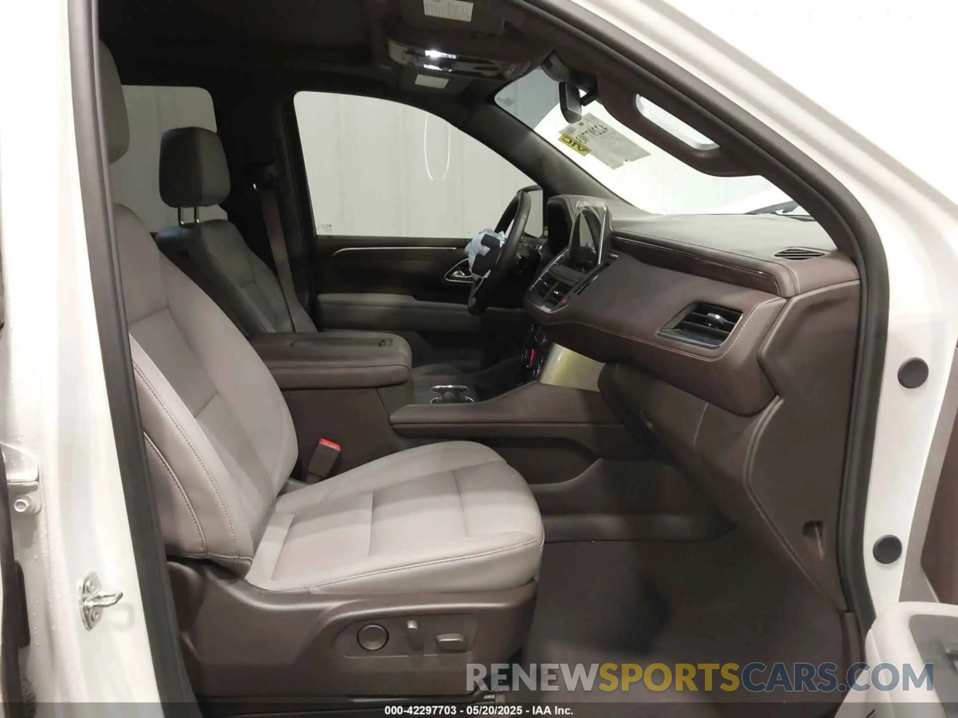 5 fotografías del automóvil dañado 1GNSKNKD6PR536612 CHEVROLET TAHOE 2023