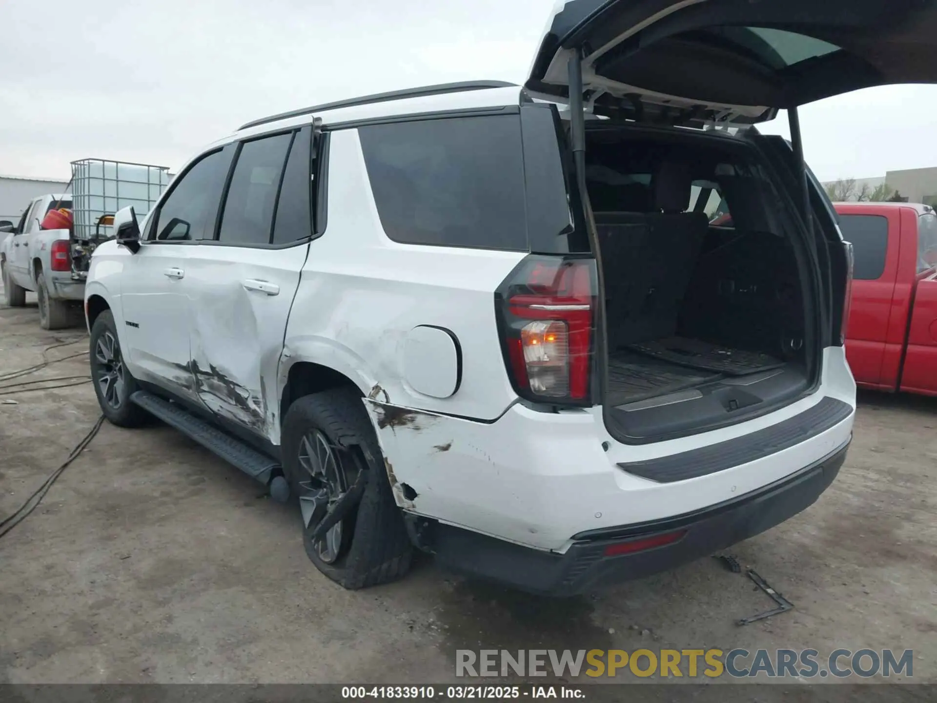 3 fotografías del automóvil dañado 1GNSKPKD0PR411701 CHEVROLET TAHOE 2023