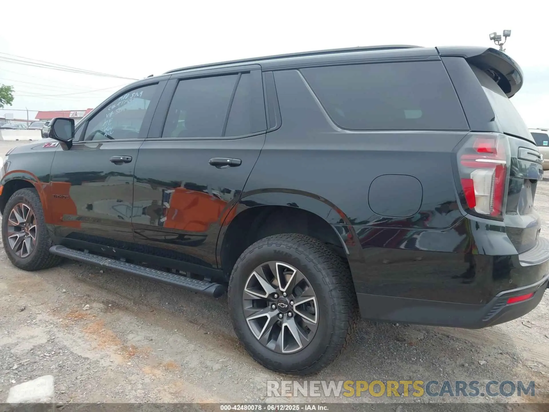 14 fotografías del automóvil dañado 1GNSKPKD3PR384509 CHEVROLET TAHOE 2023