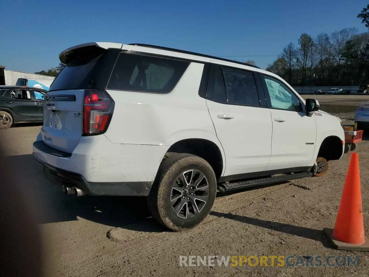 3 fotografías del automóvil dañado 1GNSKPKL3PR498758 CHEVROLET TAHOE 2023