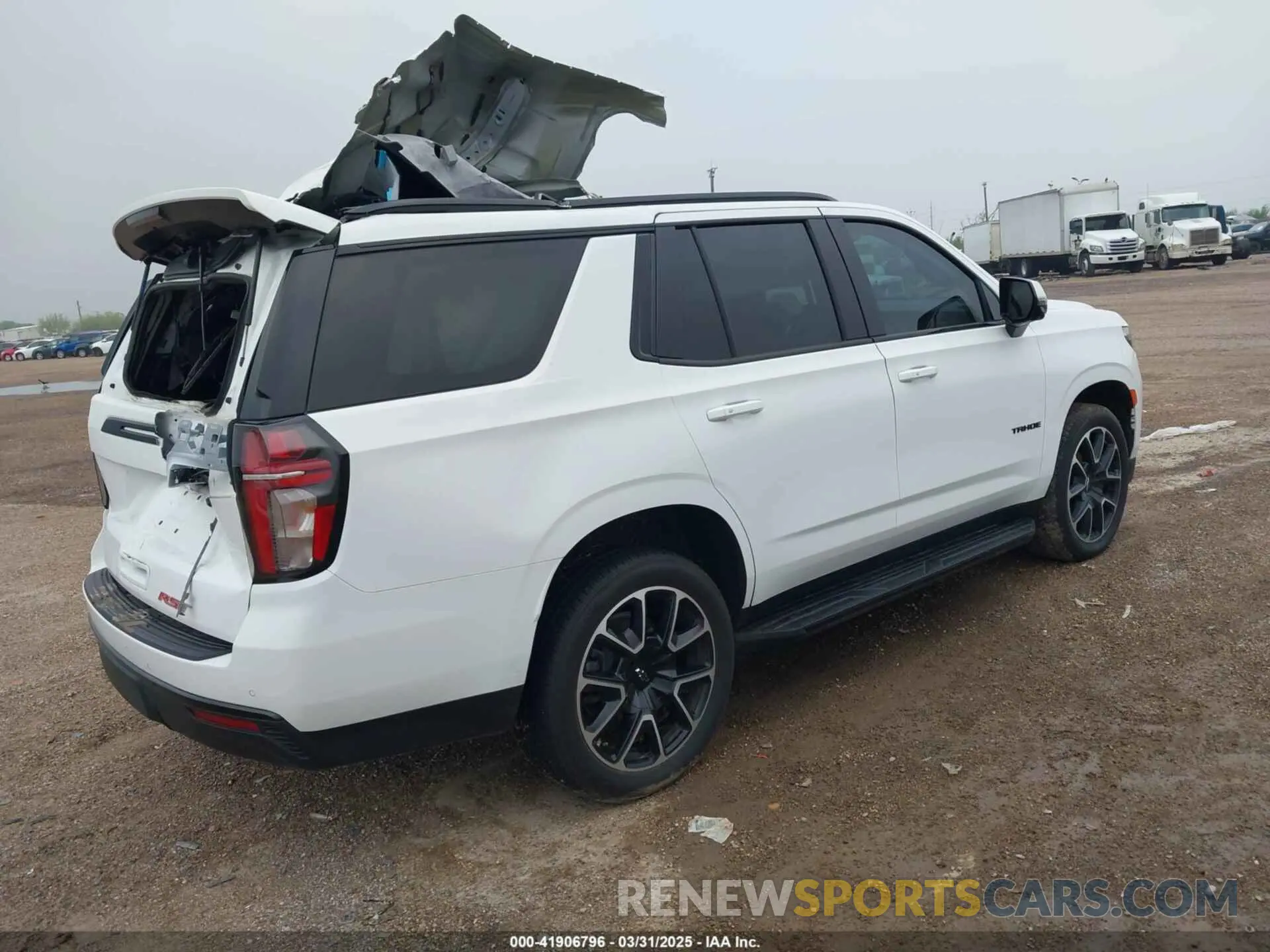 4 fotografías del automóvil dañado 1GNSKRKD4PR427153 CHEVROLET TAHOE 2023