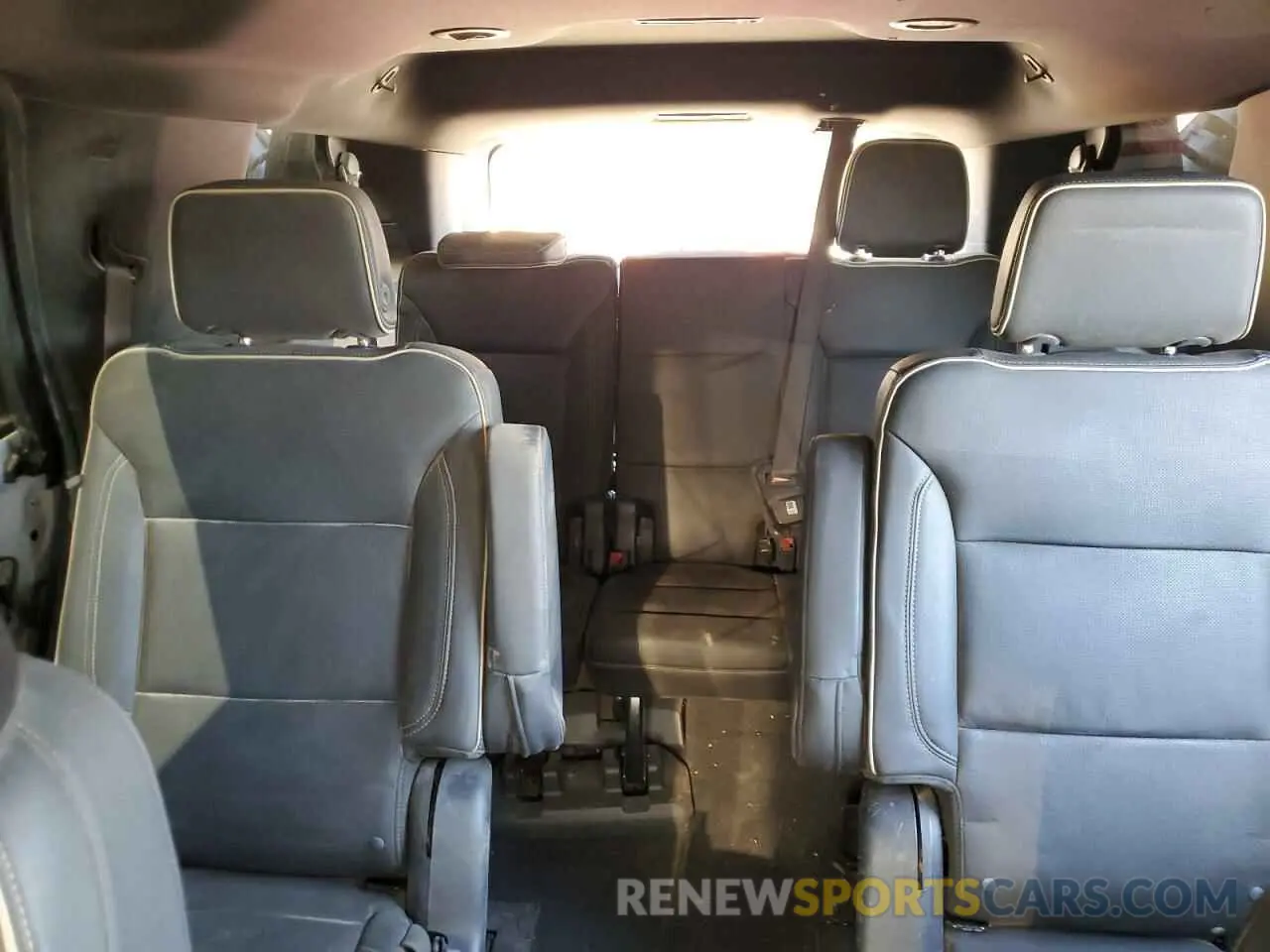 10 fotografías del automóvil dañado 1GNSKSKD1PR273296 CHEVROLET TAHOE 2023