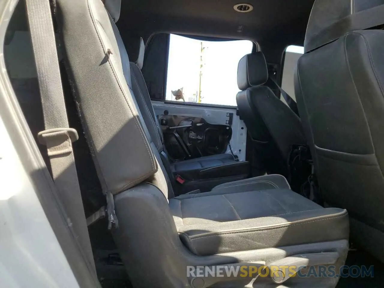 11 fotografías del automóvil dañado 1GNSKSKD1PR273296 CHEVROLET TAHOE 2023