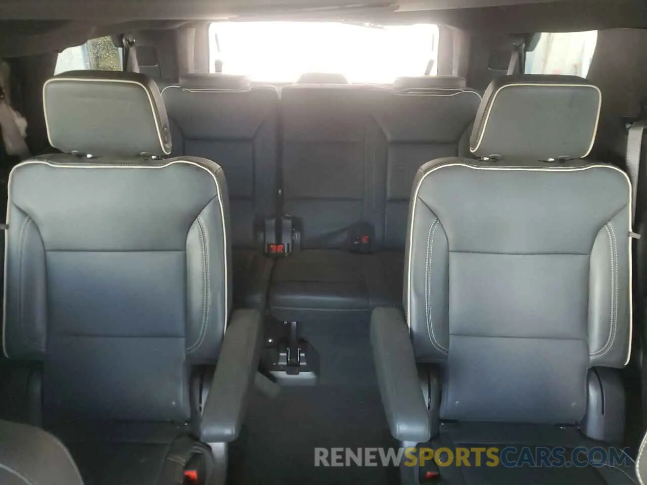 10 fotografías del automóvil dañado 1GNSKSKD4PR458118 CHEVROLET TAHOE 2023
