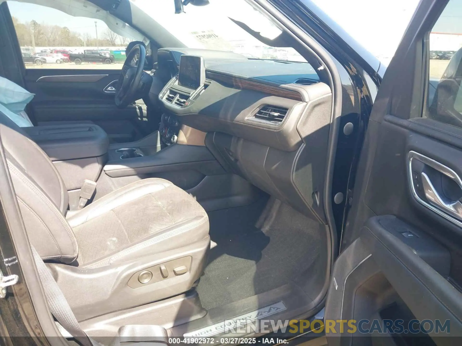 5 fotografías del automóvil dañado 1GNSKTKL9PR154800 CHEVROLET TAHOE 2023