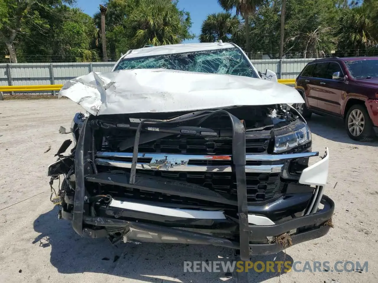 5 fotografías del automóvil dañado 1GNSCLED1RR176018 CHEVROLET TAHOE 2024