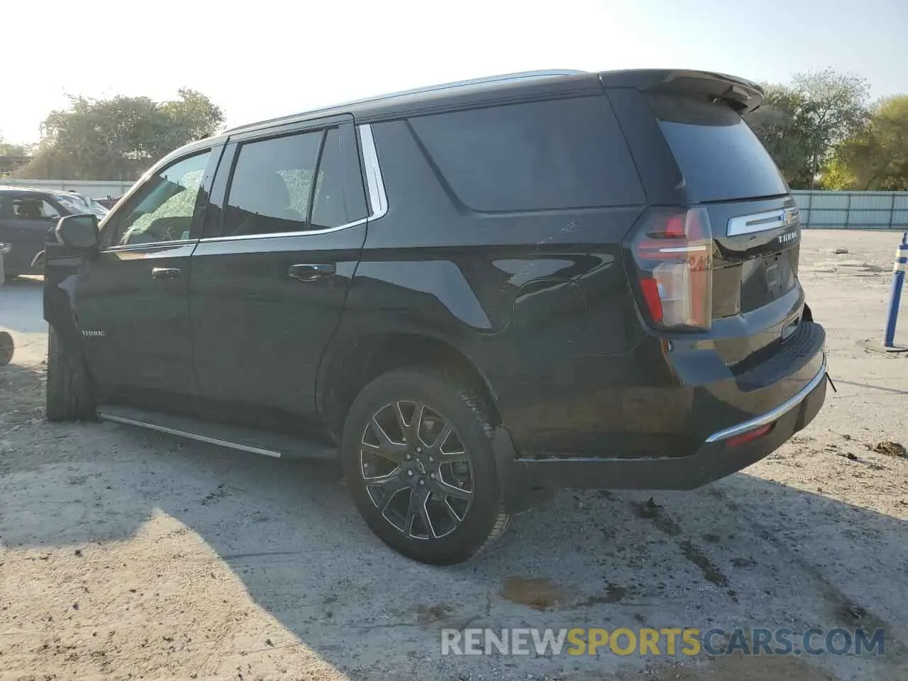 2 fotografías del automóvil dañado 1GNSCMKD9RR176746 CHEVROLET TAHOE 2024