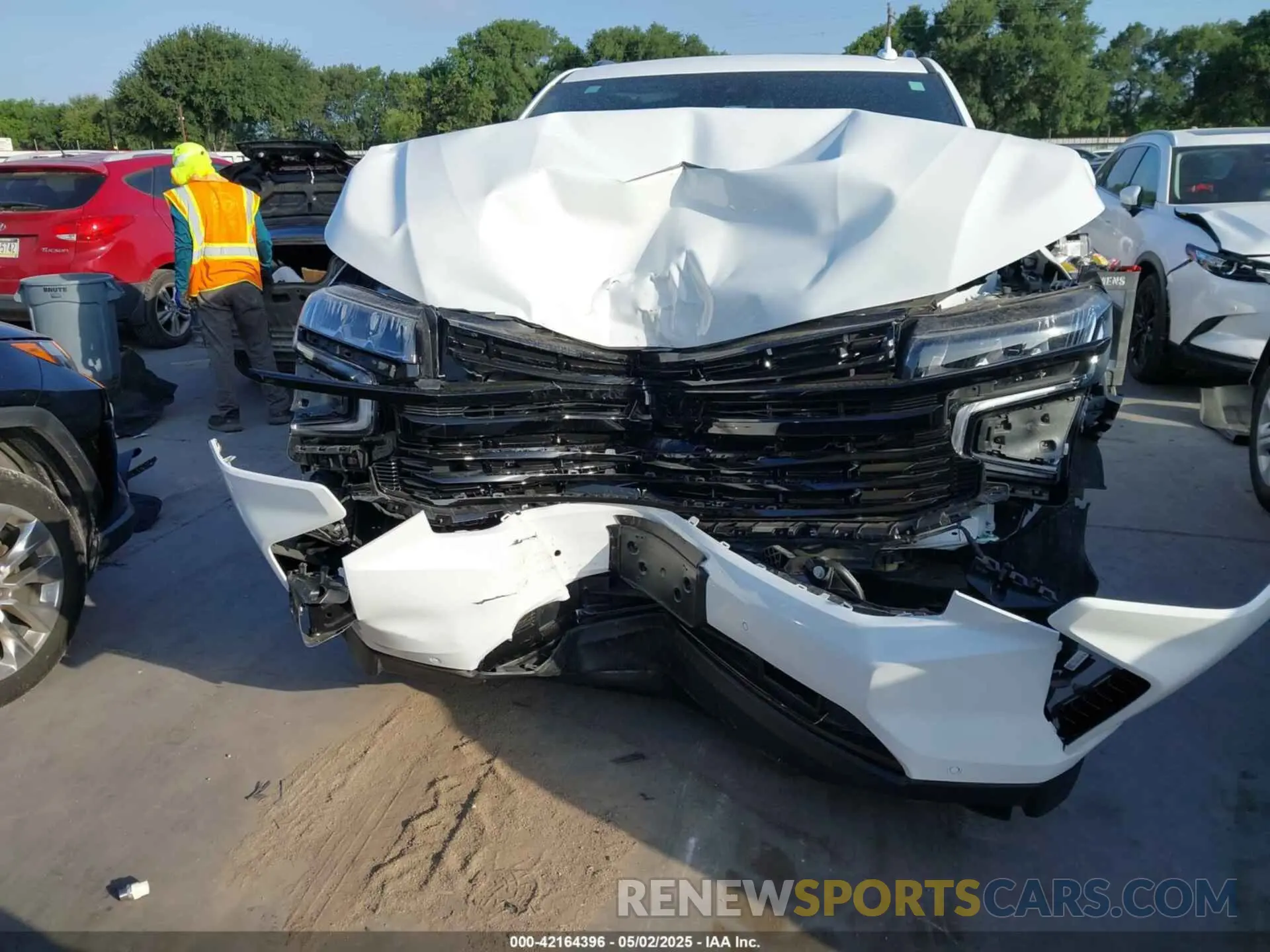 12 fotografías del automóvil dañado 1GNSCRKD3RR340893 CHEVROLET TAHOE 2024