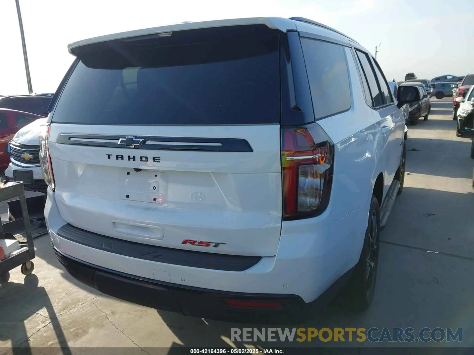 4 fotografías del automóvil dañado 1GNSCRKD3RR340893 CHEVROLET TAHOE 2024