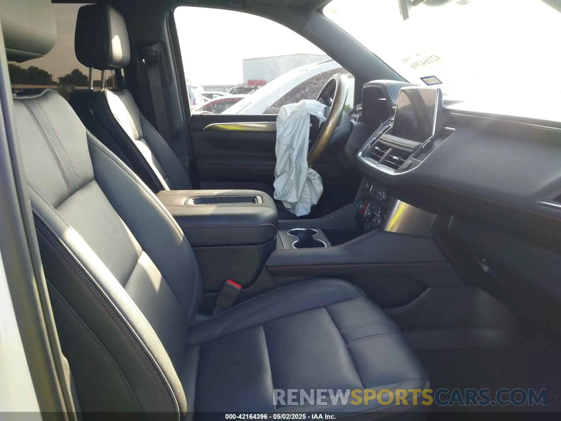 5 fotografías del automóvil dañado 1GNSCRKD3RR340893 CHEVROLET TAHOE 2024