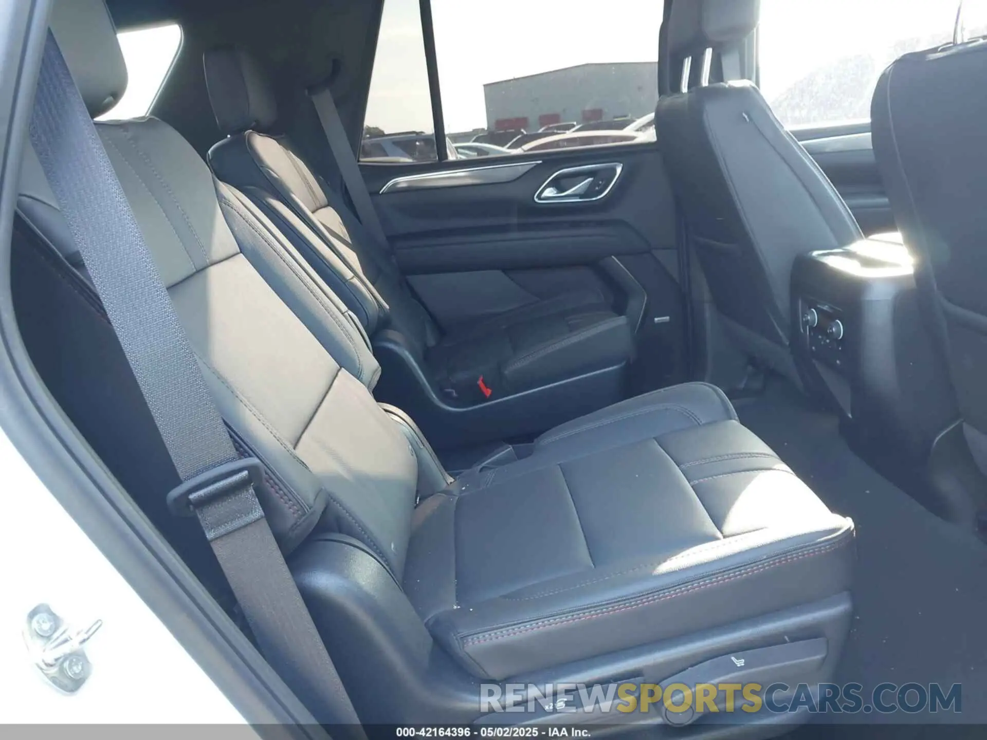 8 fotografías del automóvil dañado 1GNSCRKD3RR340893 CHEVROLET TAHOE 2024
