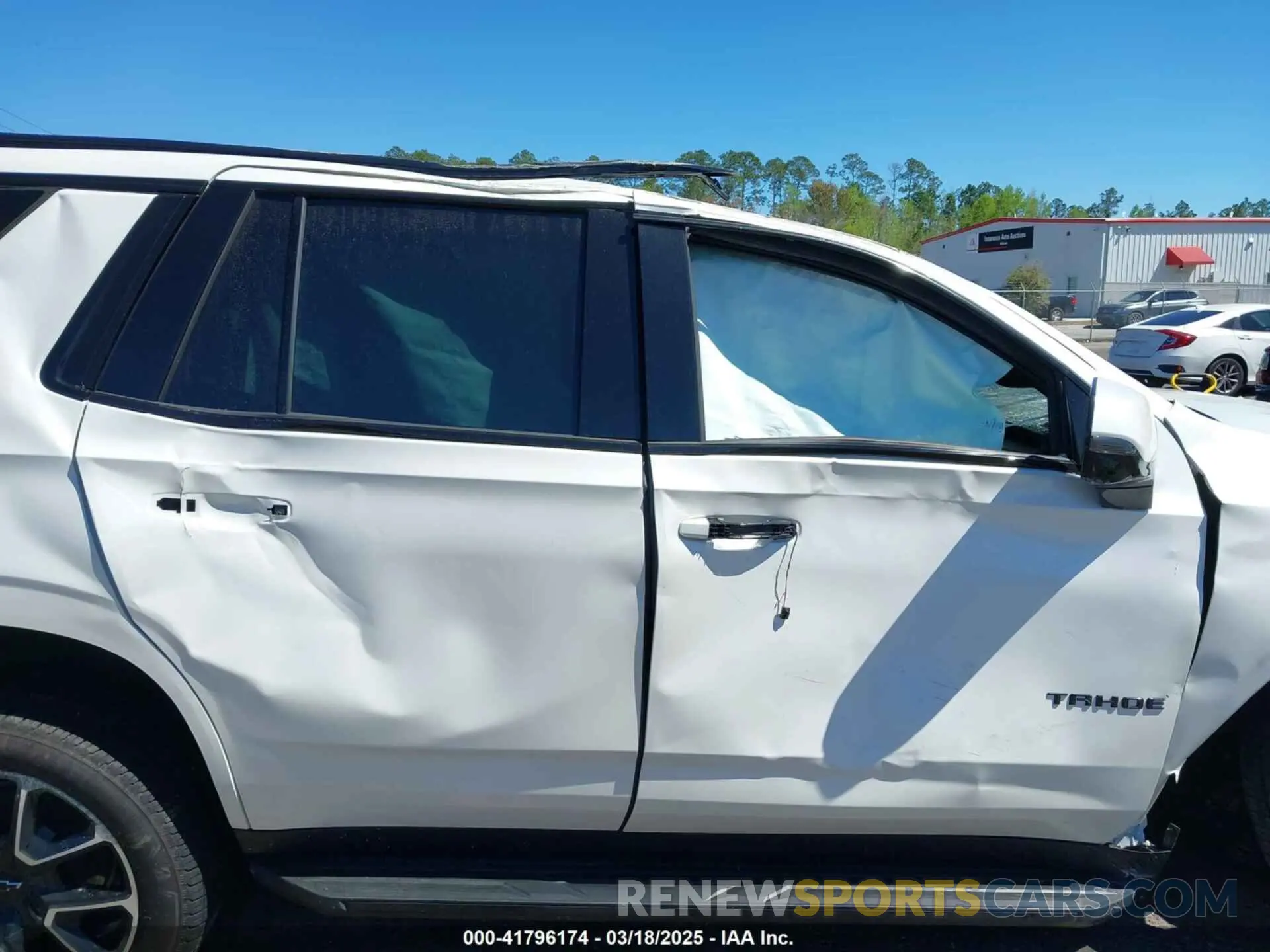12 fotografías del automóvil dañado 1GNSCRKD3RR393593 CHEVROLET TAHOE 2024