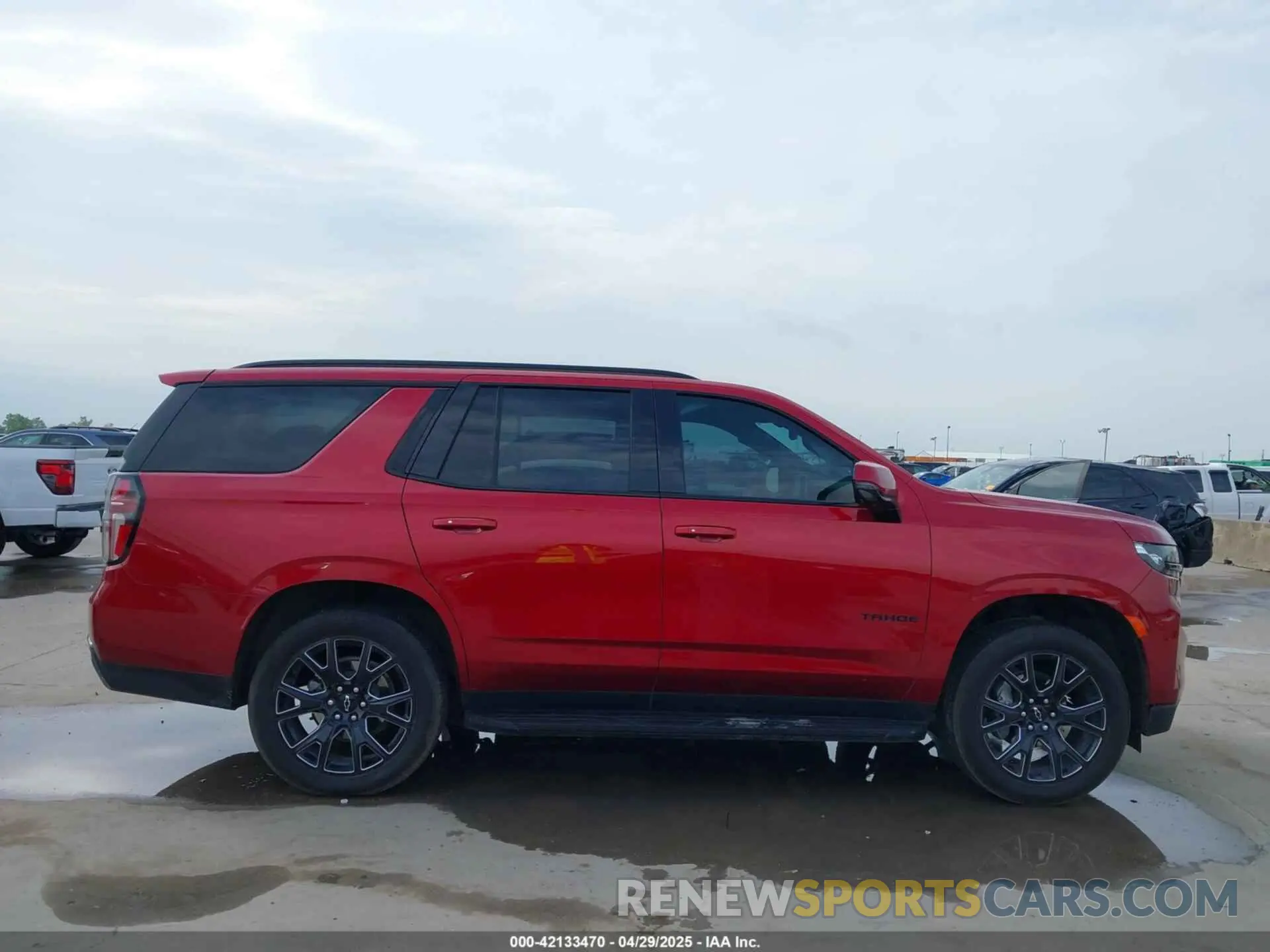 13 fotografías del automóvil dañado 1GNSCRKD7RR409245 CHEVROLET TAHOE 2024