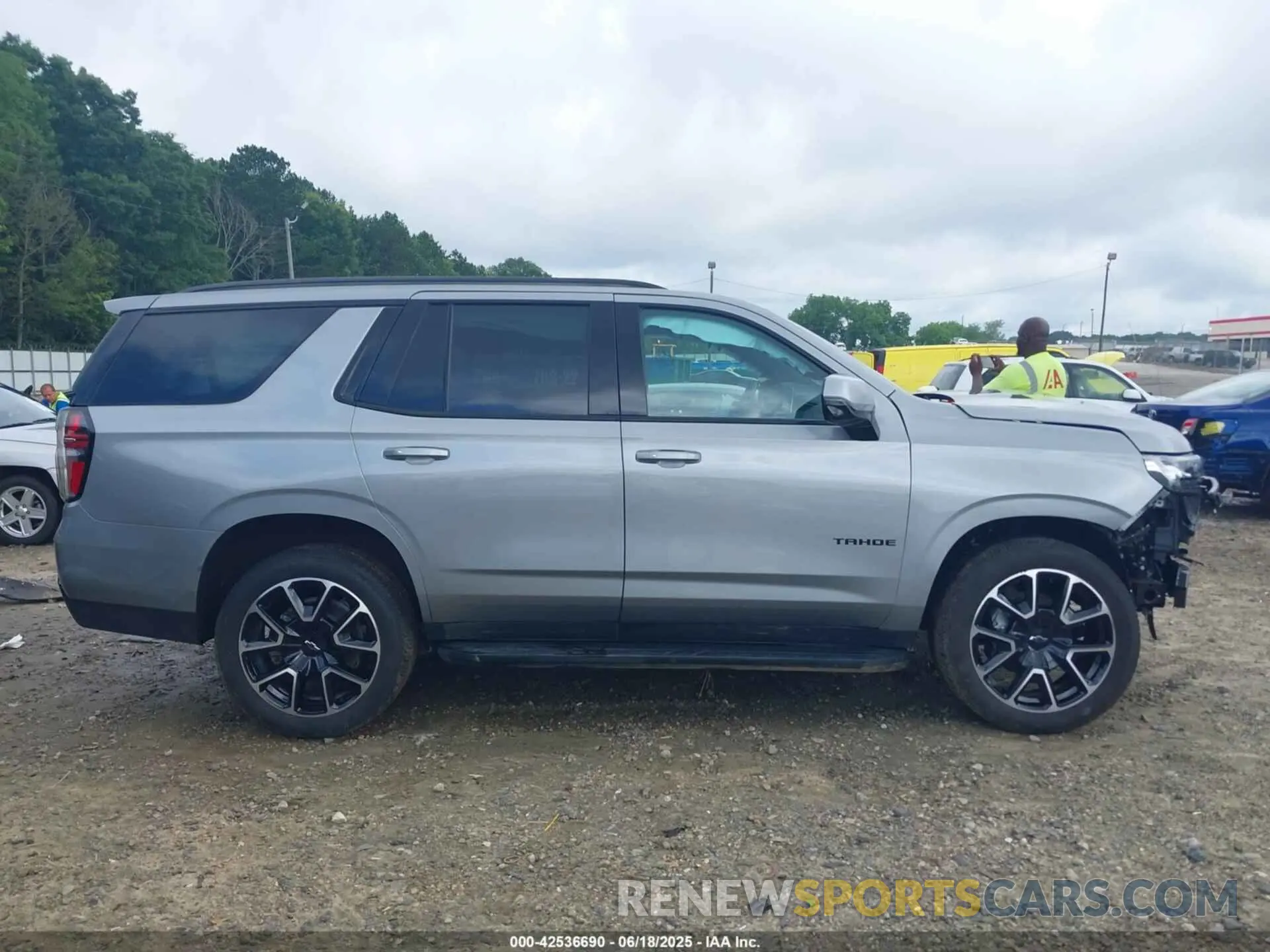 14 fotografías del automóvil dañado 1GNSCRKDXRR395888 CHEVROLET TAHOE 2024