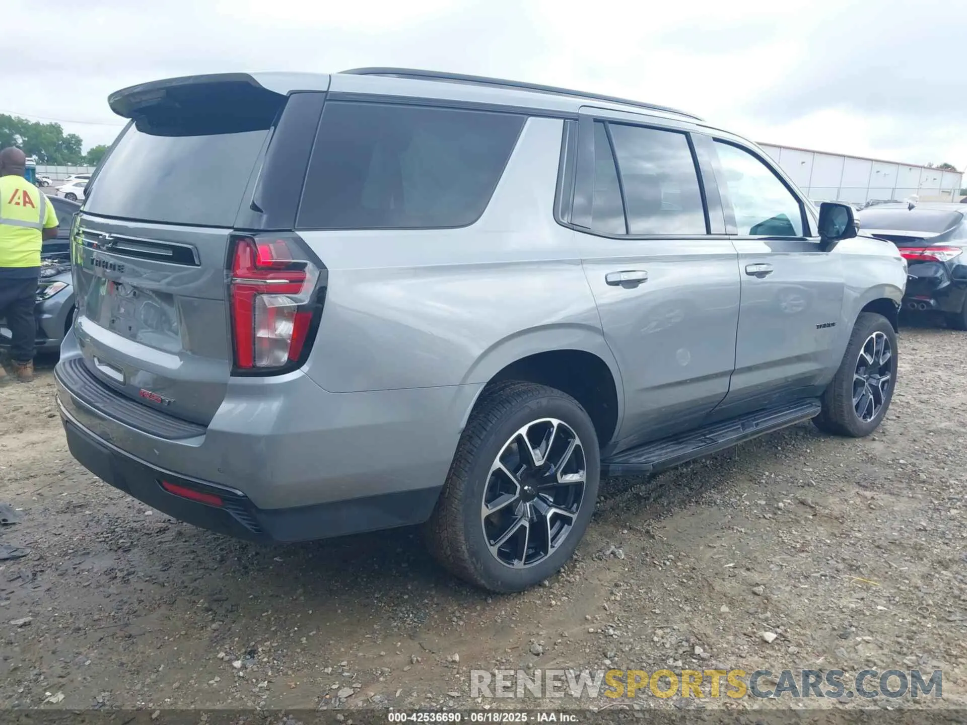 4 fotografías del automóvil dañado 1GNSCRKDXRR395888 CHEVROLET TAHOE 2024