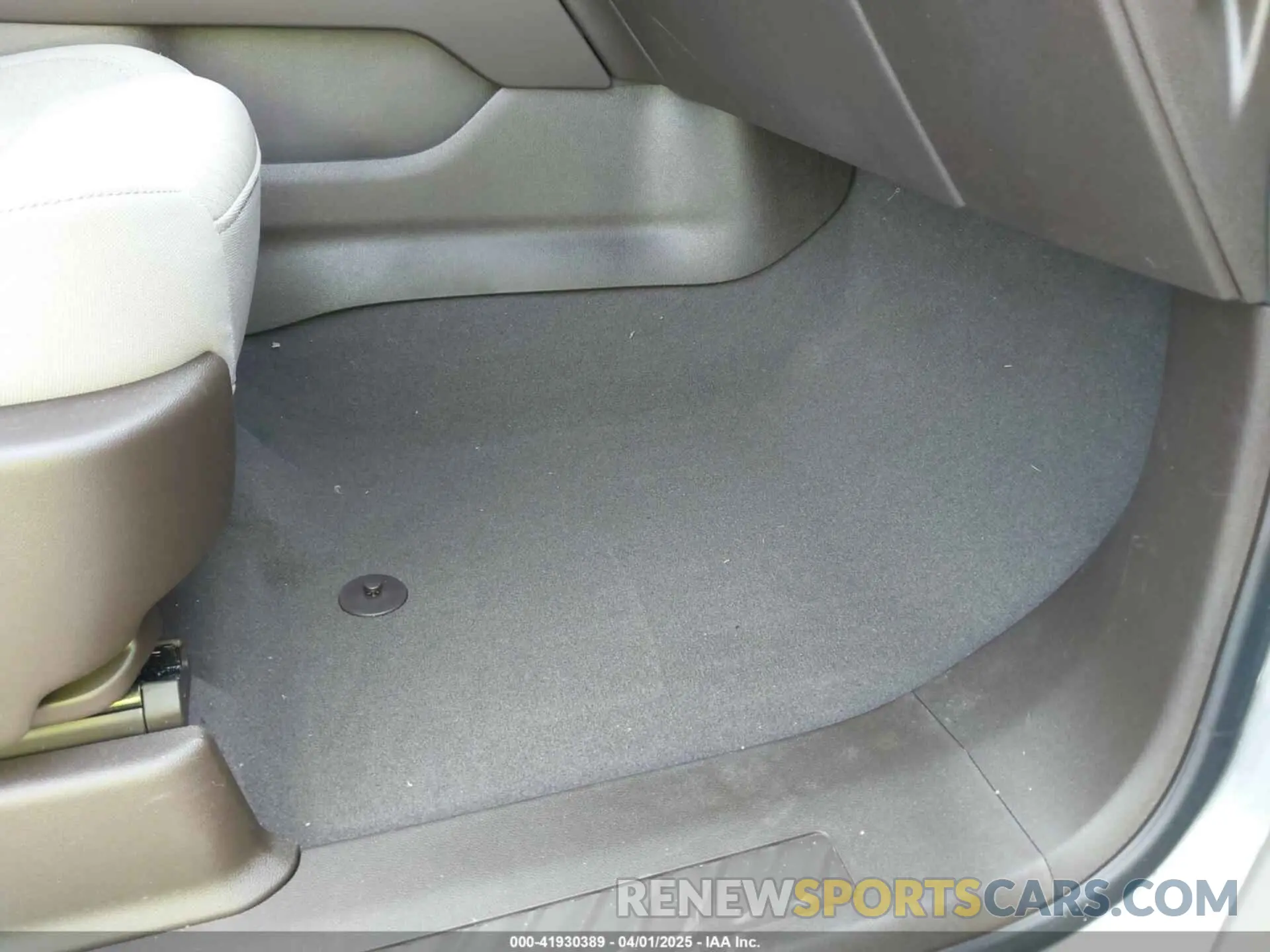 8 fotografías del automóvil dañado 1GNSKMKD7RR418128 CHEVROLET TAHOE 2024
