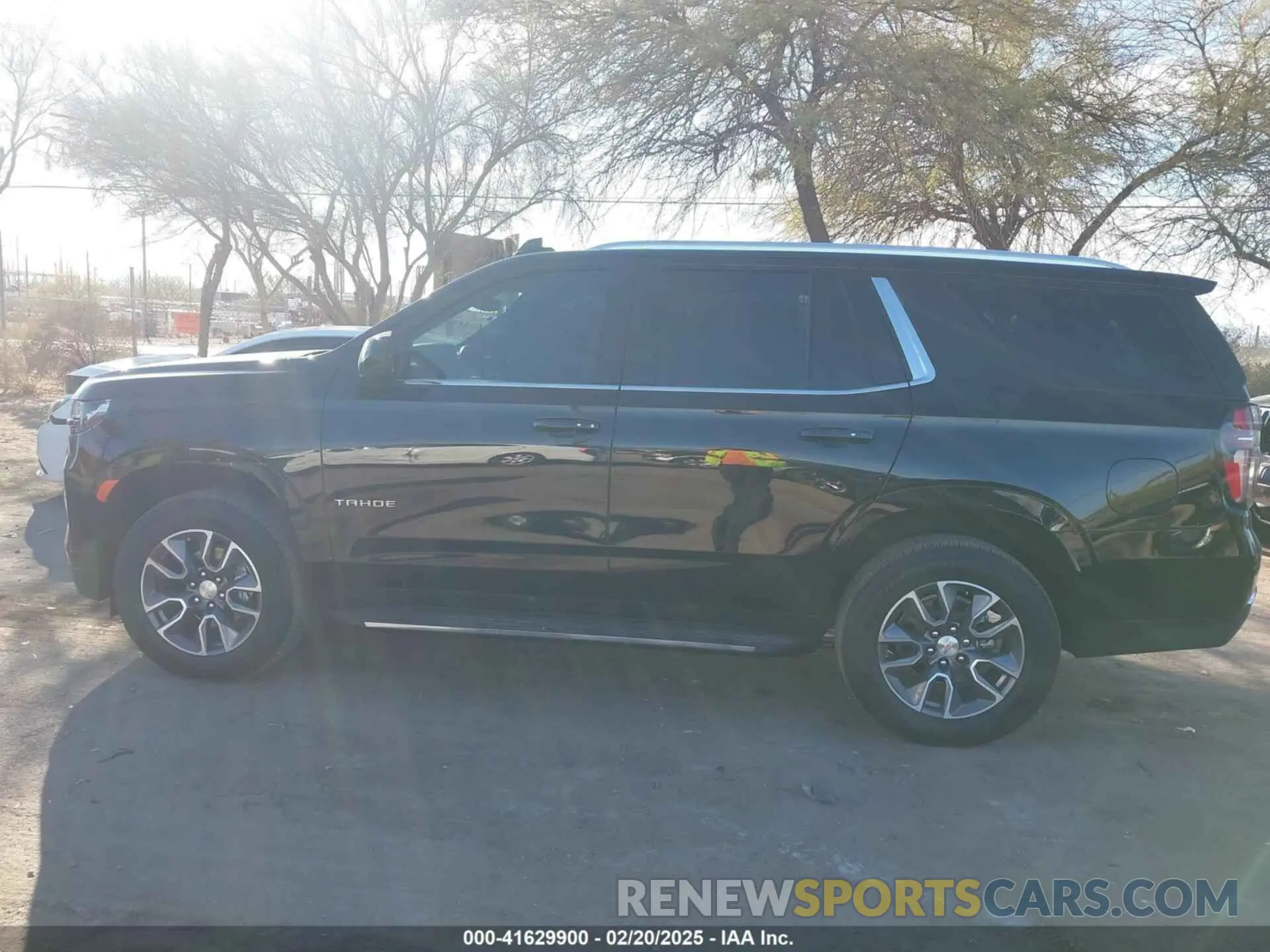 14 fotografías del automóvil dañado 1GNSKMKD9RR417627 CHEVROLET TAHOE 2024