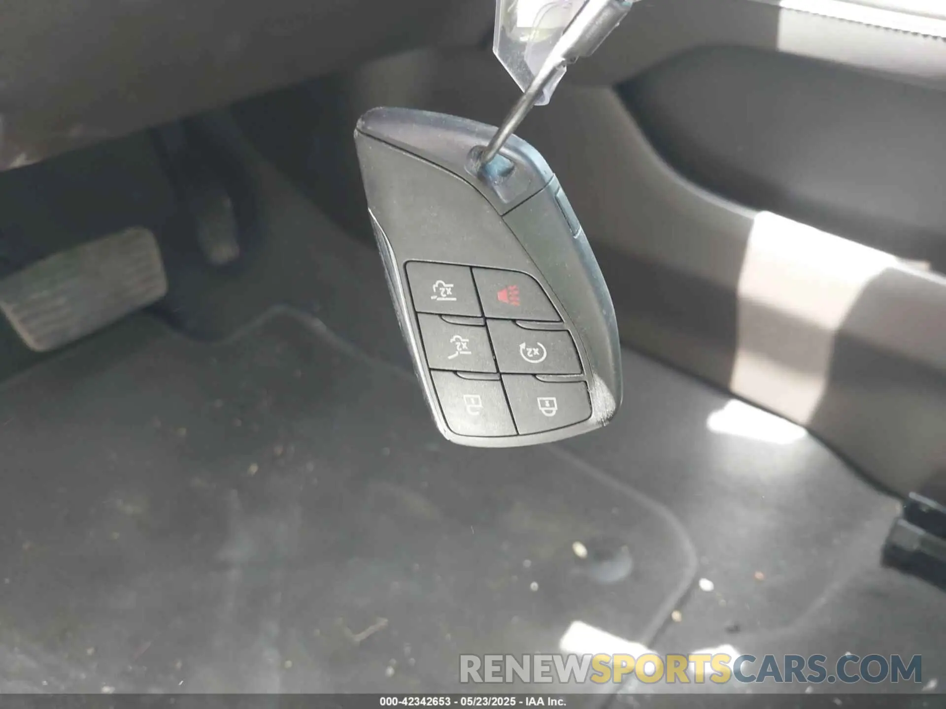 11 fotografías del automóvil dañado 1GNSKNKD2RR180324 CHEVROLET TAHOE 2024