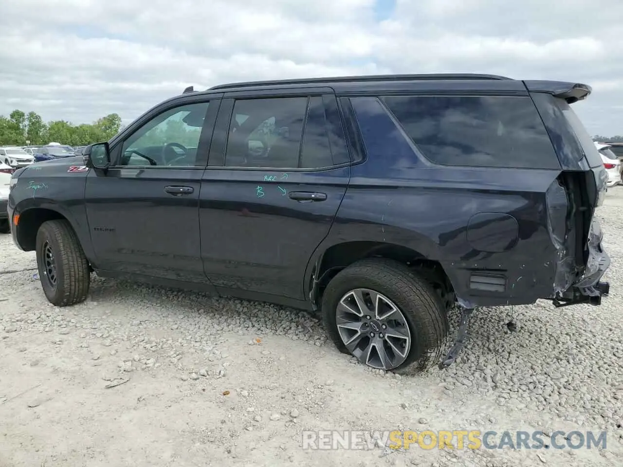2 fotografías del automóvil dañado 1GNSKPKD2RR274635 CHEVROLET TAHOE 2024