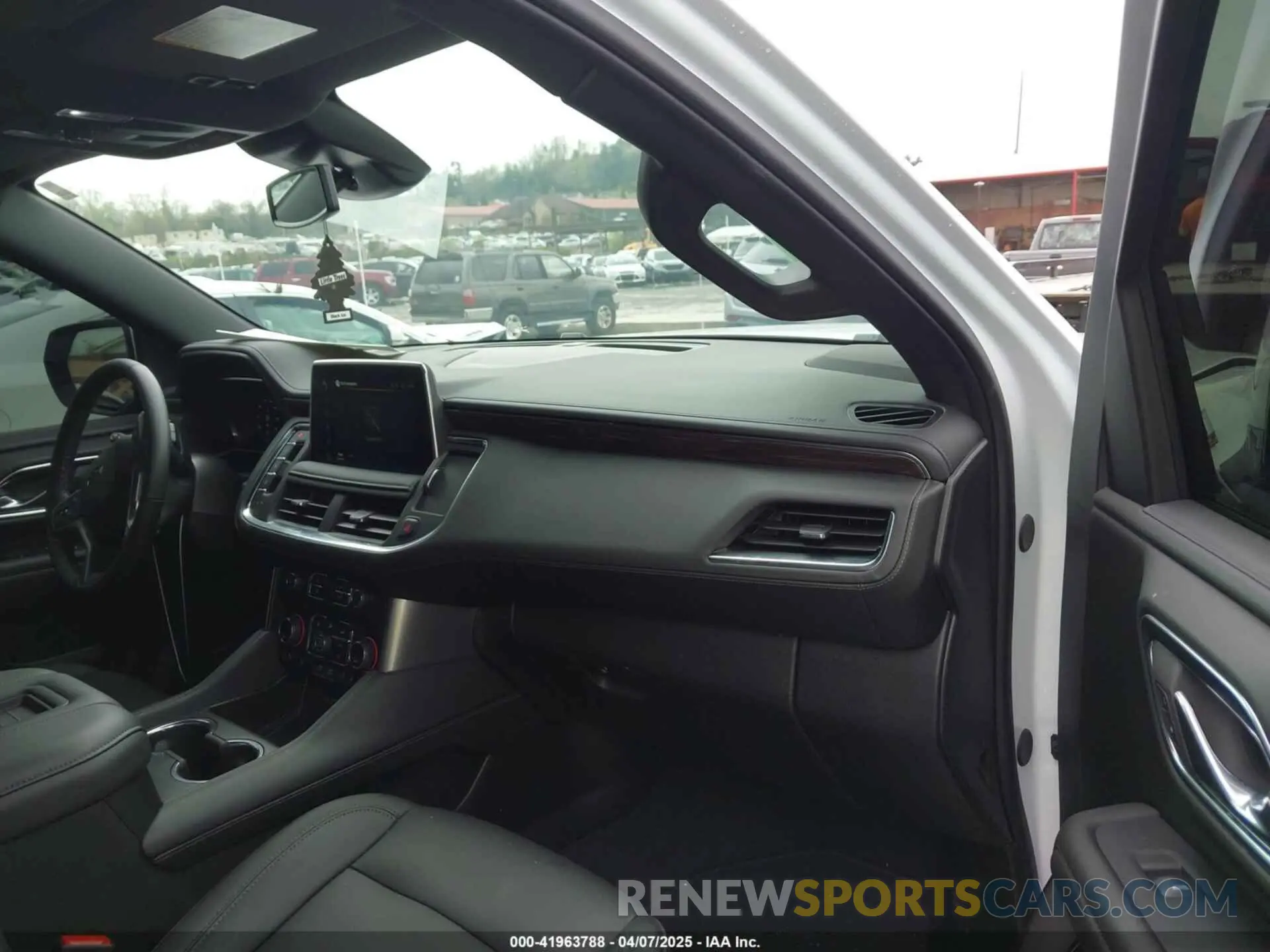 5 fotografías del automóvil dañado 1GNSKPKD3RR376669 CHEVROLET TAHOE 2024