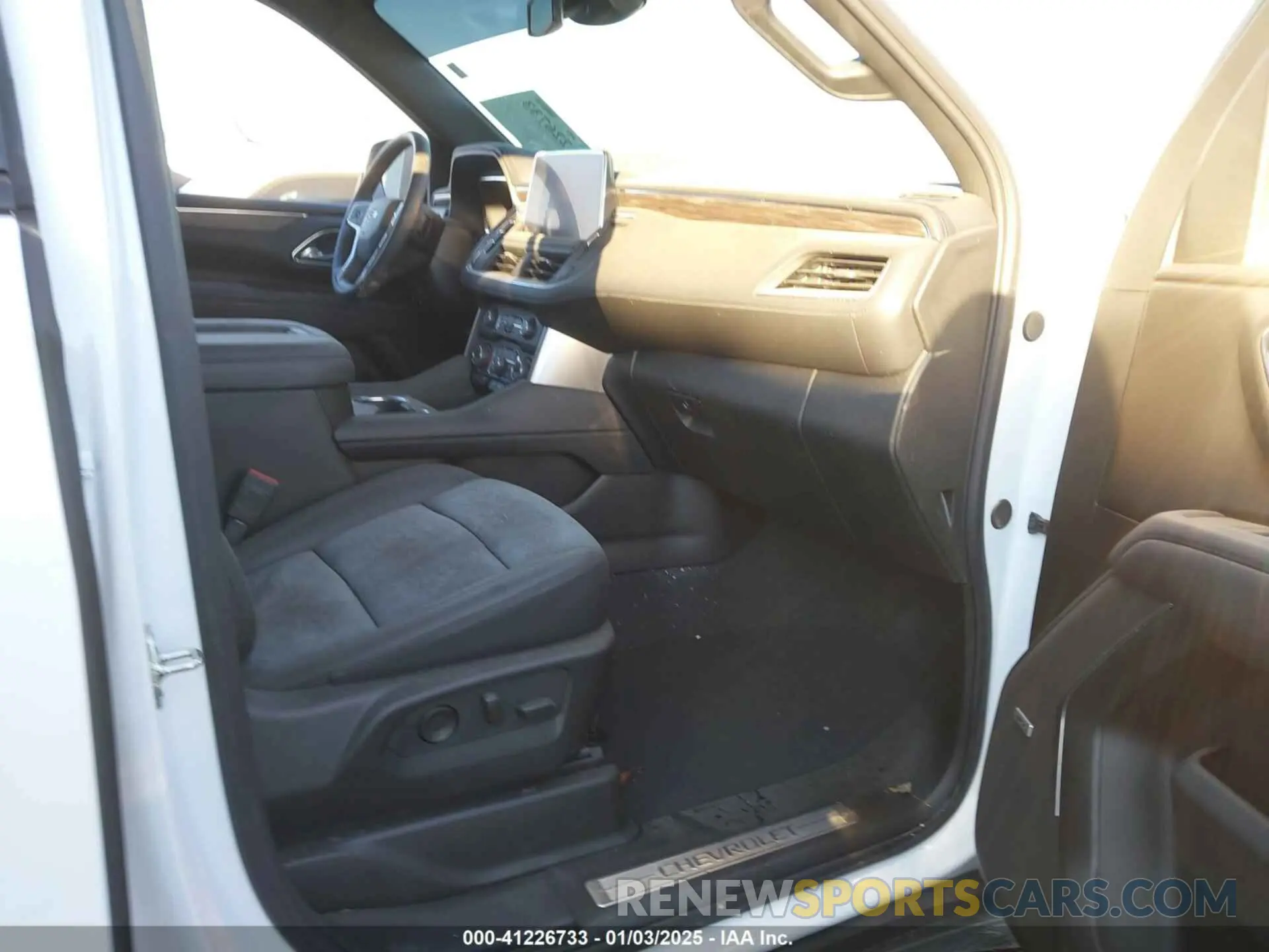 5 fotografías del automóvil dañado 1GNSKPKD8RR269892 CHEVROLET TAHOE 2024