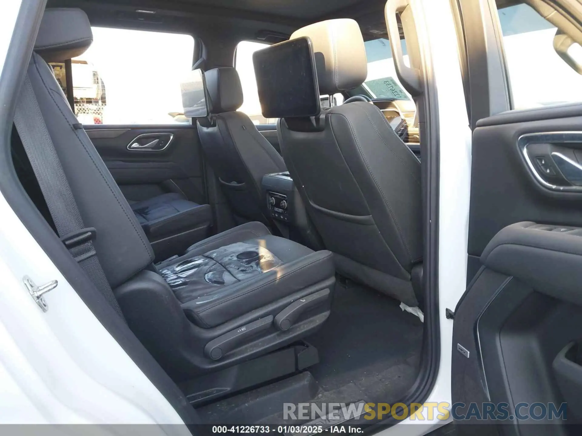 8 fotografías del automóvil dañado 1GNSKPKD8RR269892 CHEVROLET TAHOE 2024