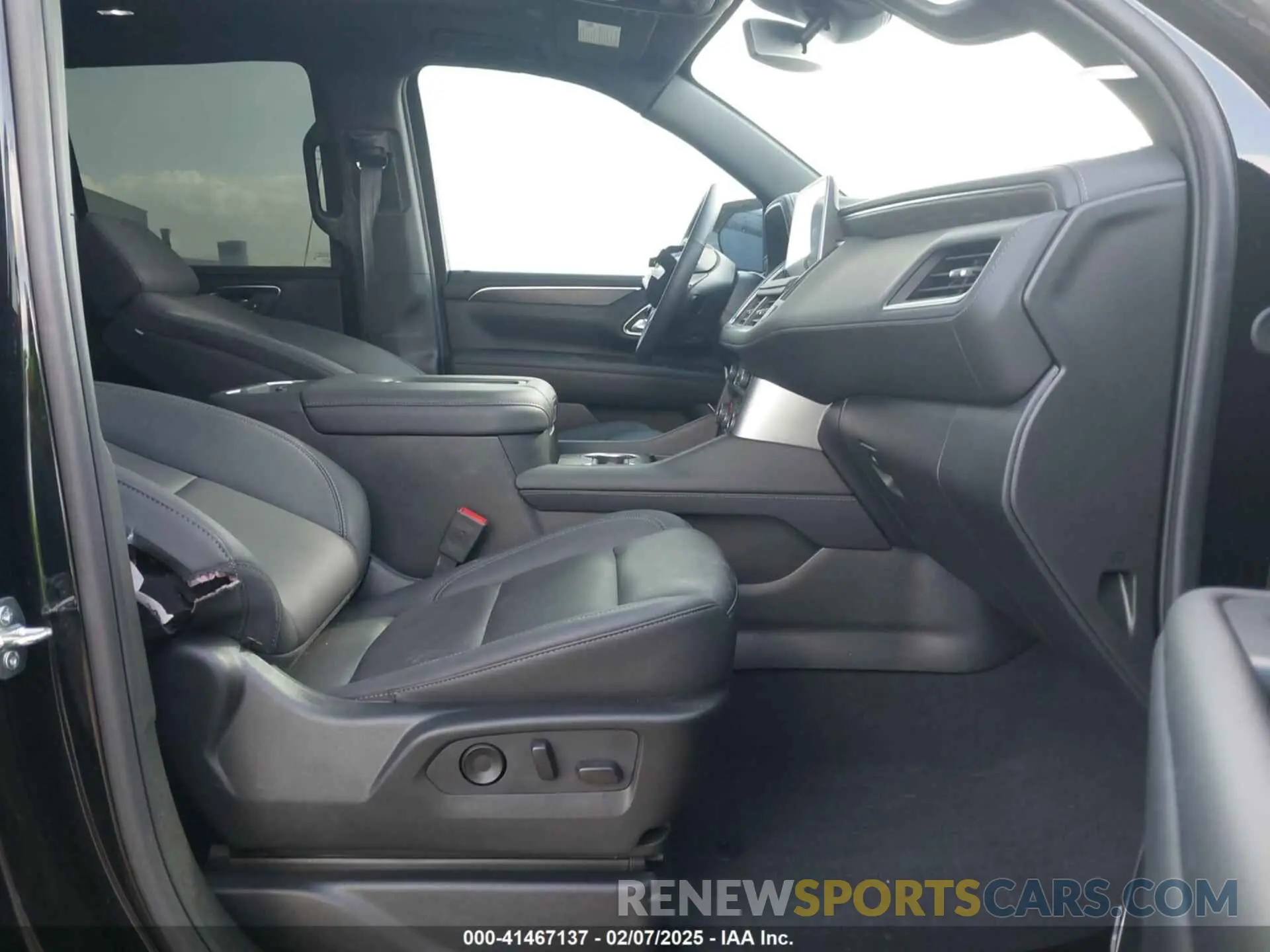 5 fotografías del automóvil dañado 1GNSKPKL9RR316256 CHEVROLET TAHOE 2024