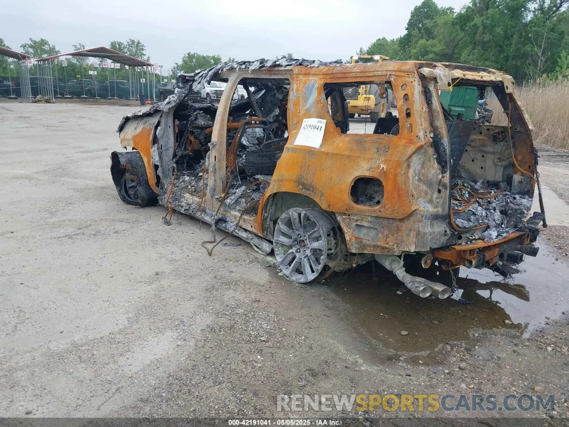 3 fotografías del automóvil dañado 1GNSKTKL1RR251945 CHEVROLET TAHOE 2024