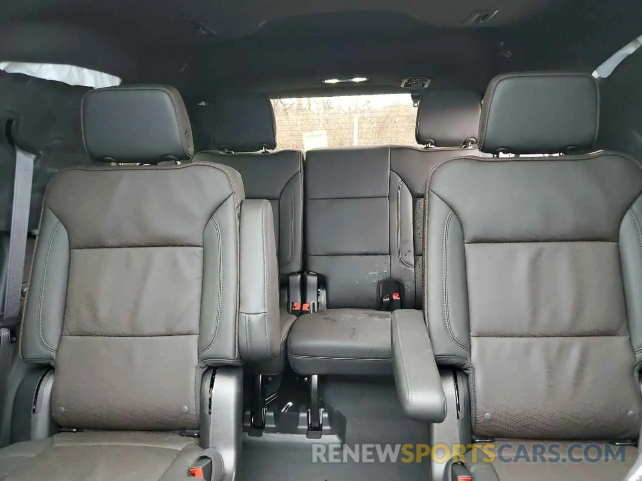 10 fotografías del automóvil dañado 1GNSKTKL6RR172027 CHEVROLET TAHOE 2024