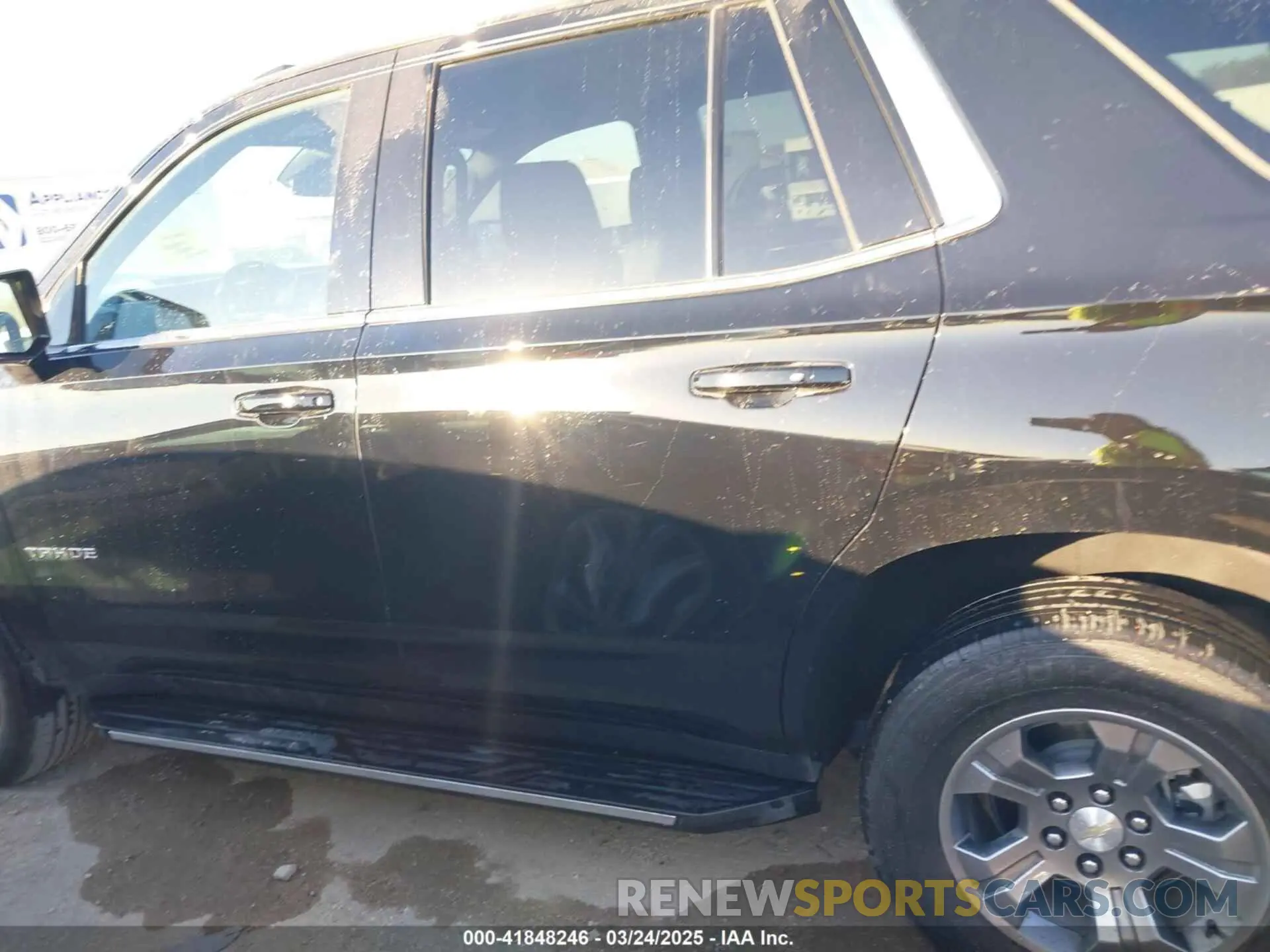 14 fotografías del automóvil dañado 1GNS5NRD1SR153067 CHEVROLET TAHOE 2025