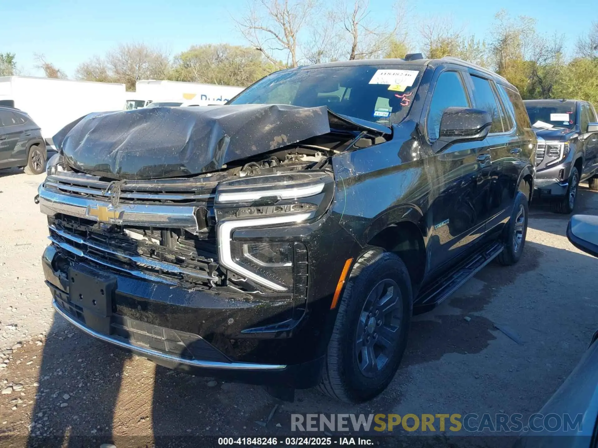 2 fotografías del automóvil dañado 1GNS5NRD1SR153067 CHEVROLET TAHOE 2025