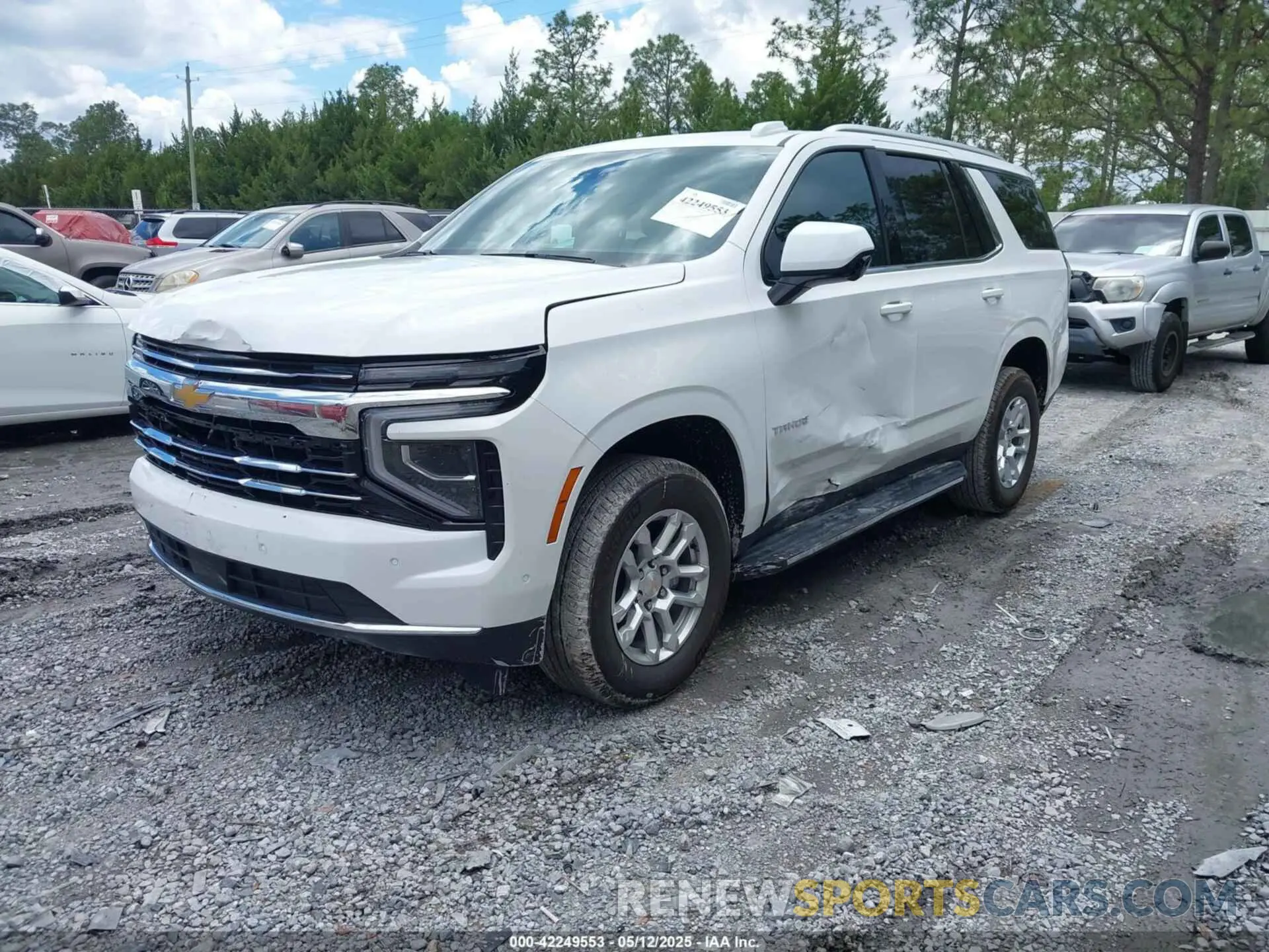 2 fotografías del automóvil dañado 1GNS5NRD4SR204271 CHEVROLET TAHOE 2025