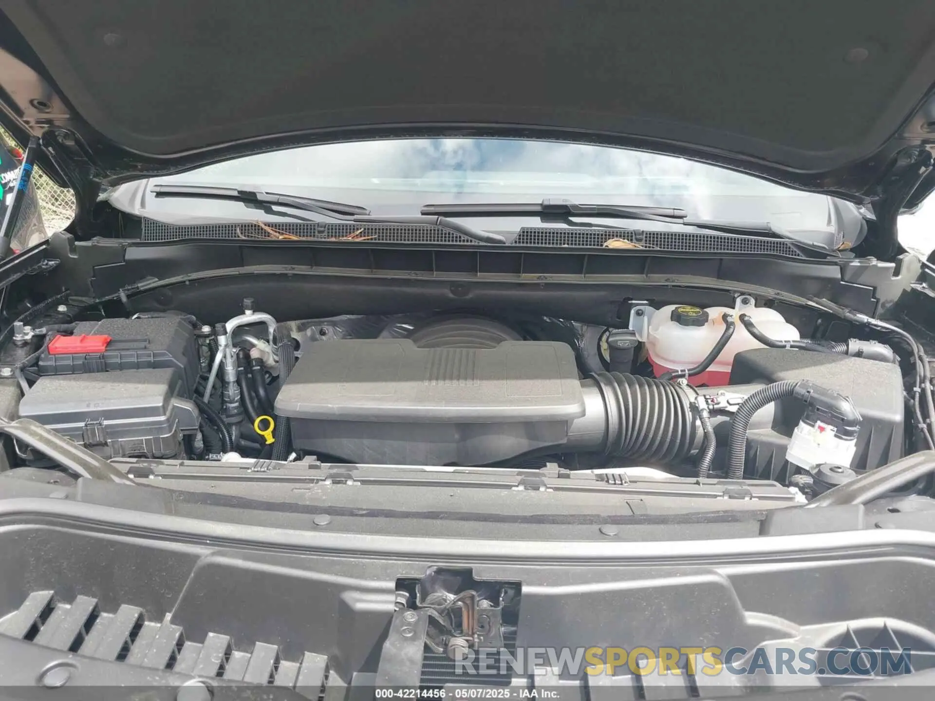 10 fotografías del automóvil dañado 1GNS5NRD5SR194186 CHEVROLET TAHOE 2025