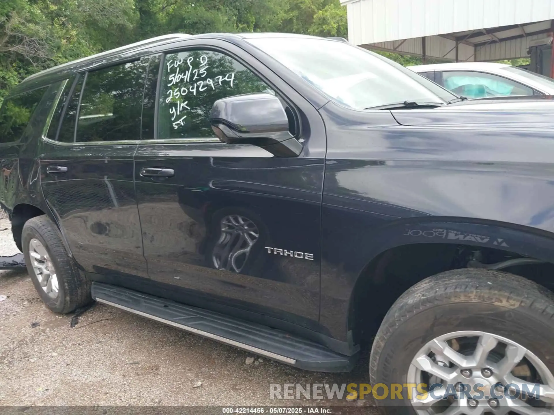 13 fotografías del automóvil dañado 1GNS5NRD5SR194186 CHEVROLET TAHOE 2025