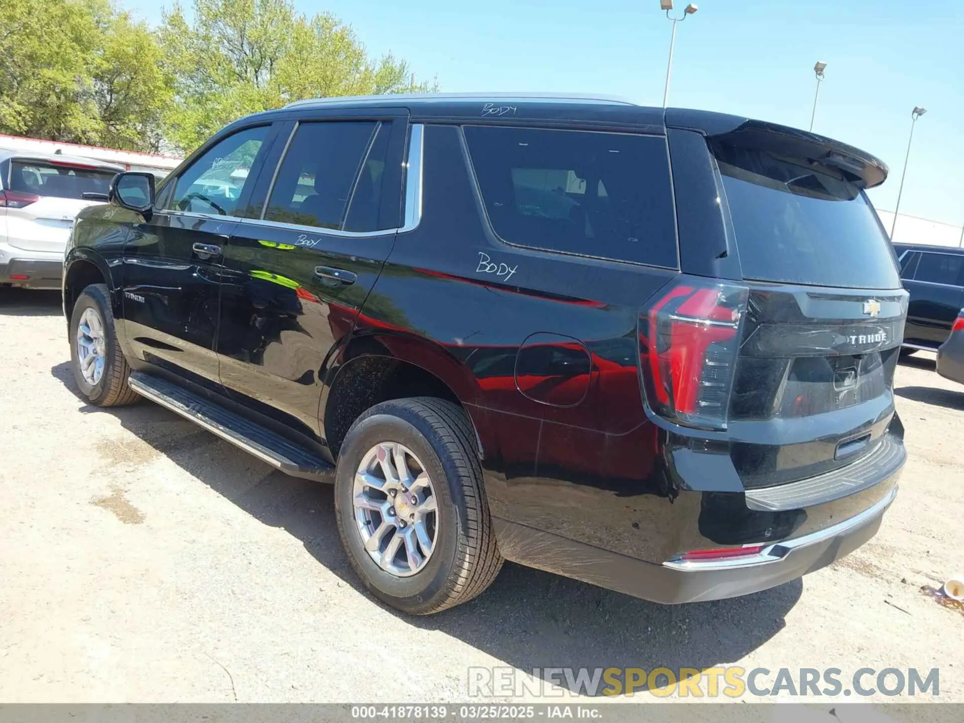 3 fotografías del automóvil dañado 1GNS5NRD5SR236730 CHEVROLET TAHOE 2025