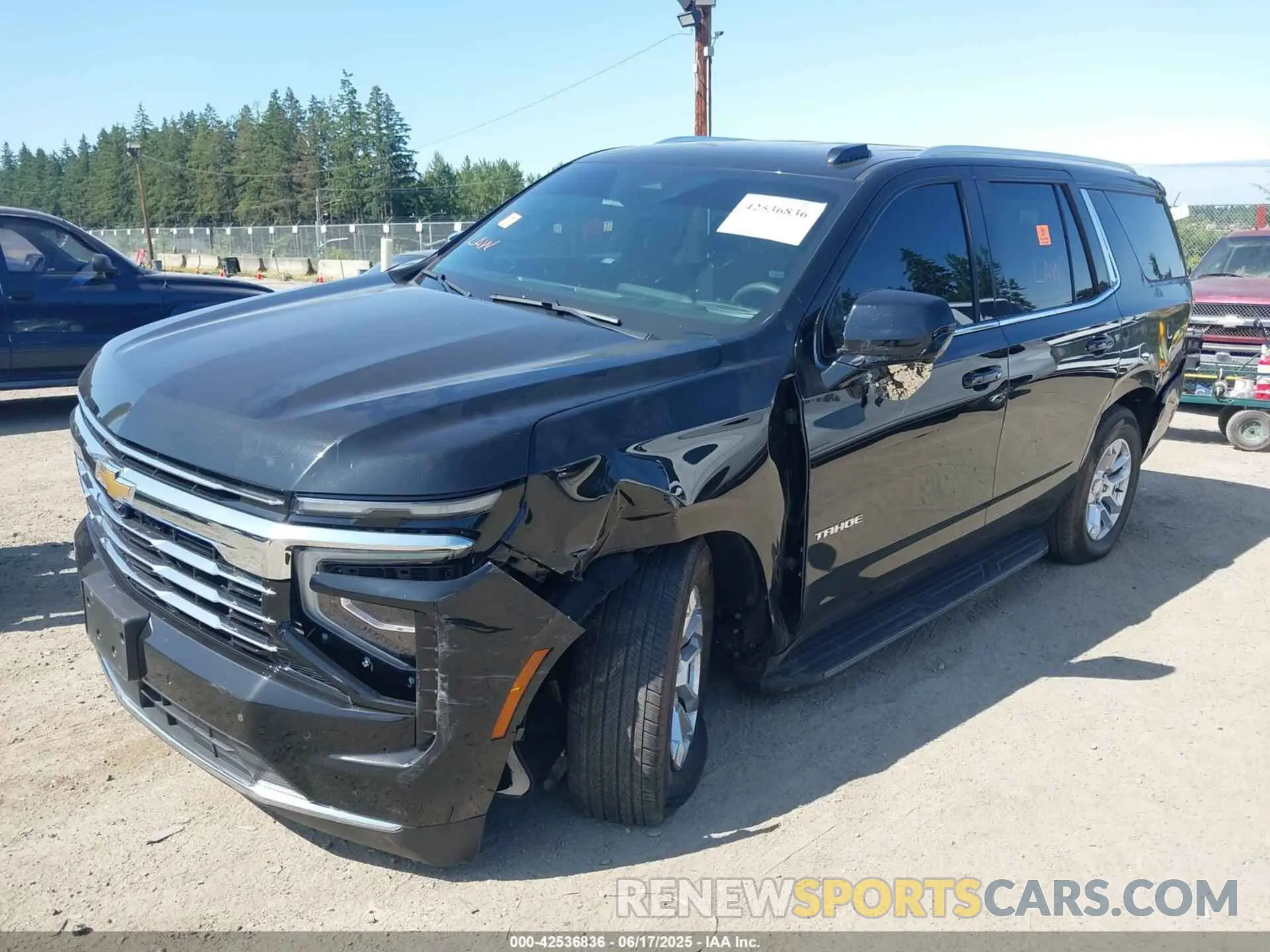 2 fotografías del automóvil dañado 1GNS6NRDXSR200383 CHEVROLET TAHOE 2025