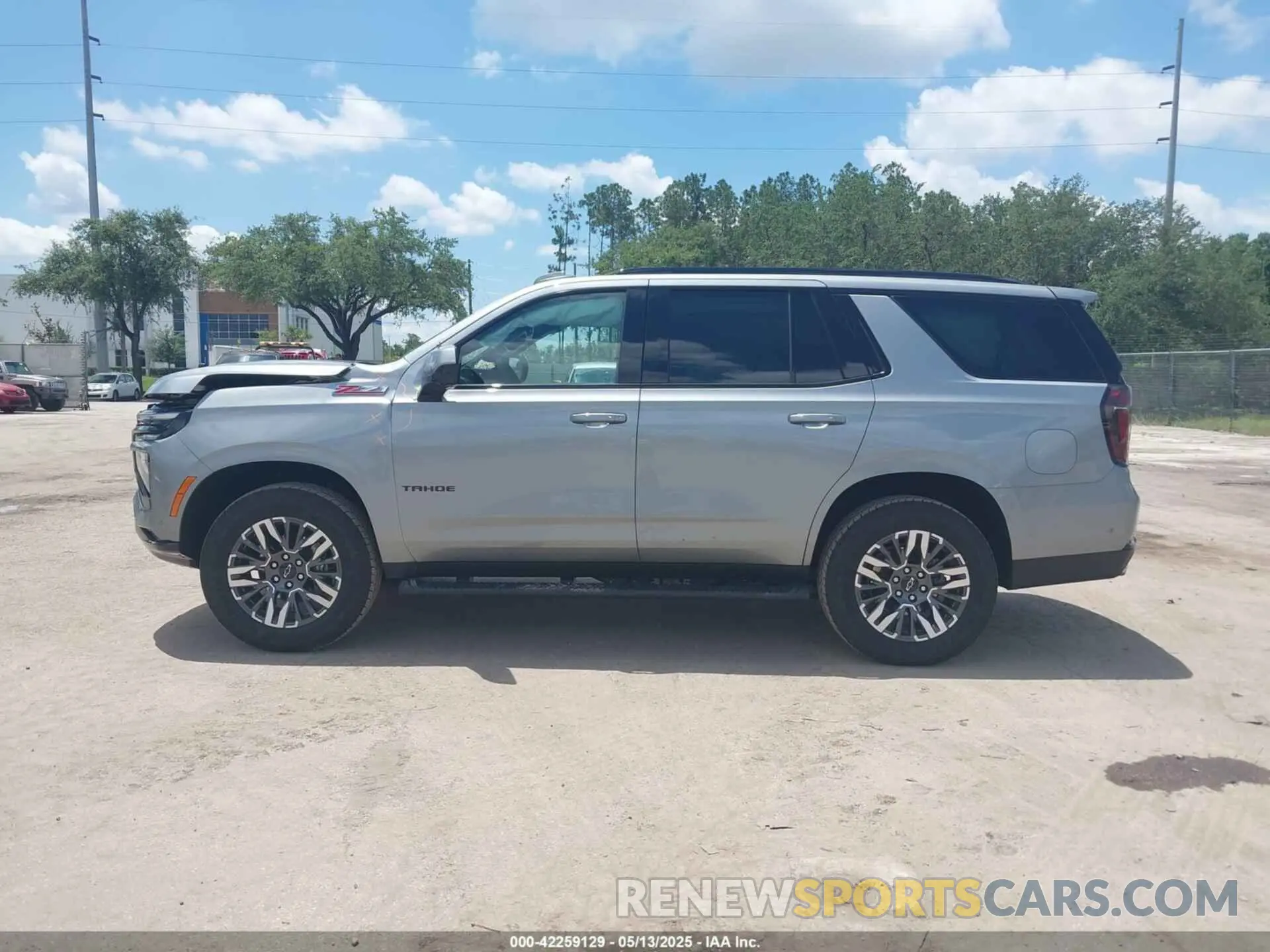 14 fotografías del automóvil dañado 1GNS6PRD3SR232930 CHEVROLET TAHOE 2025