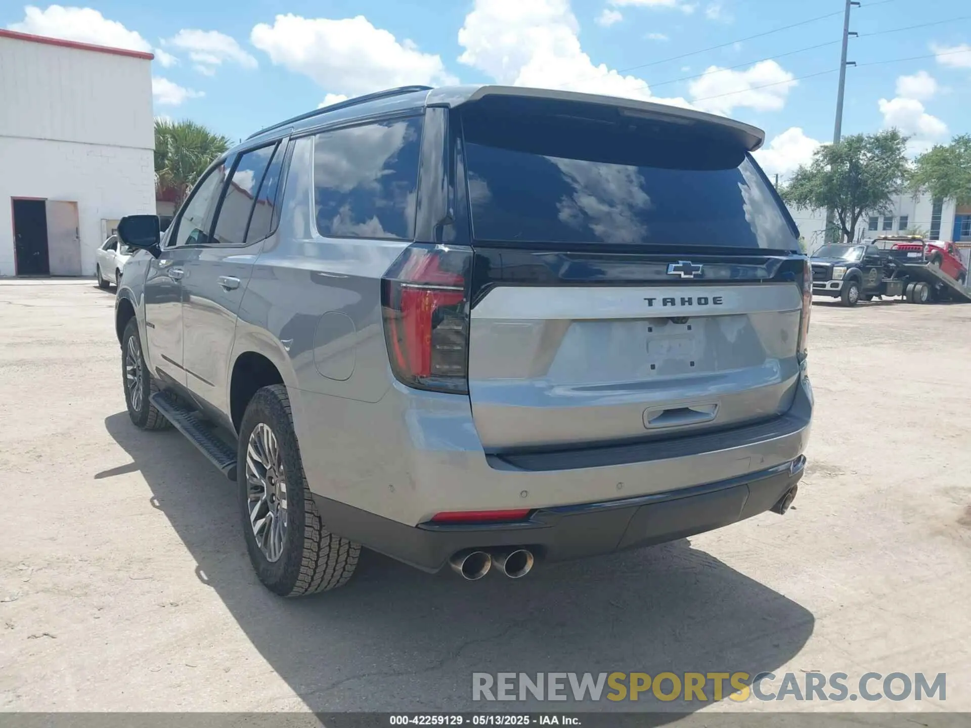 3 fotografías del automóvil dañado 1GNS6PRD3SR232930 CHEVROLET TAHOE 2025