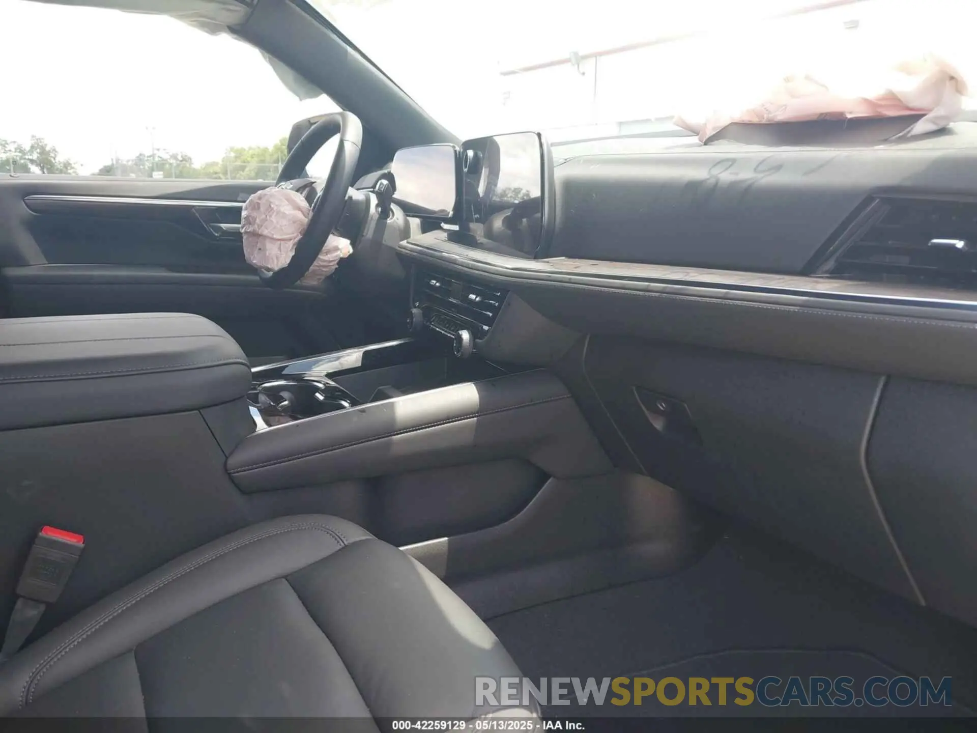 5 fotografías del automóvil dañado 1GNS6PRD3SR232930 CHEVROLET TAHOE 2025