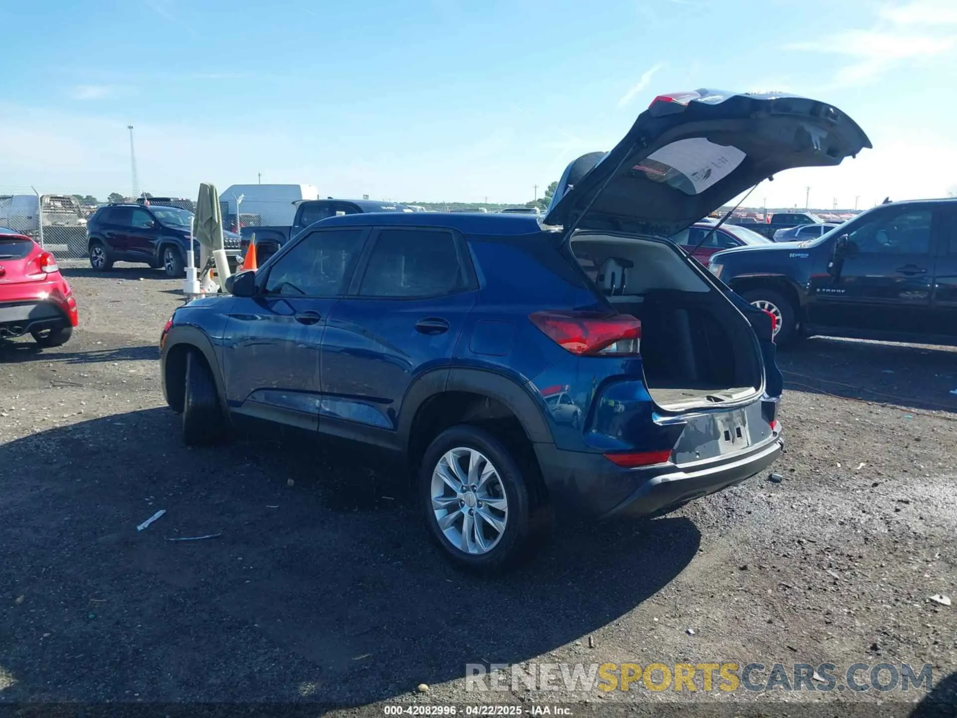 3 fotografías del automóvil dañado KL79MMS27MB025616 CHEVROLET TRAILBLAZER 2021