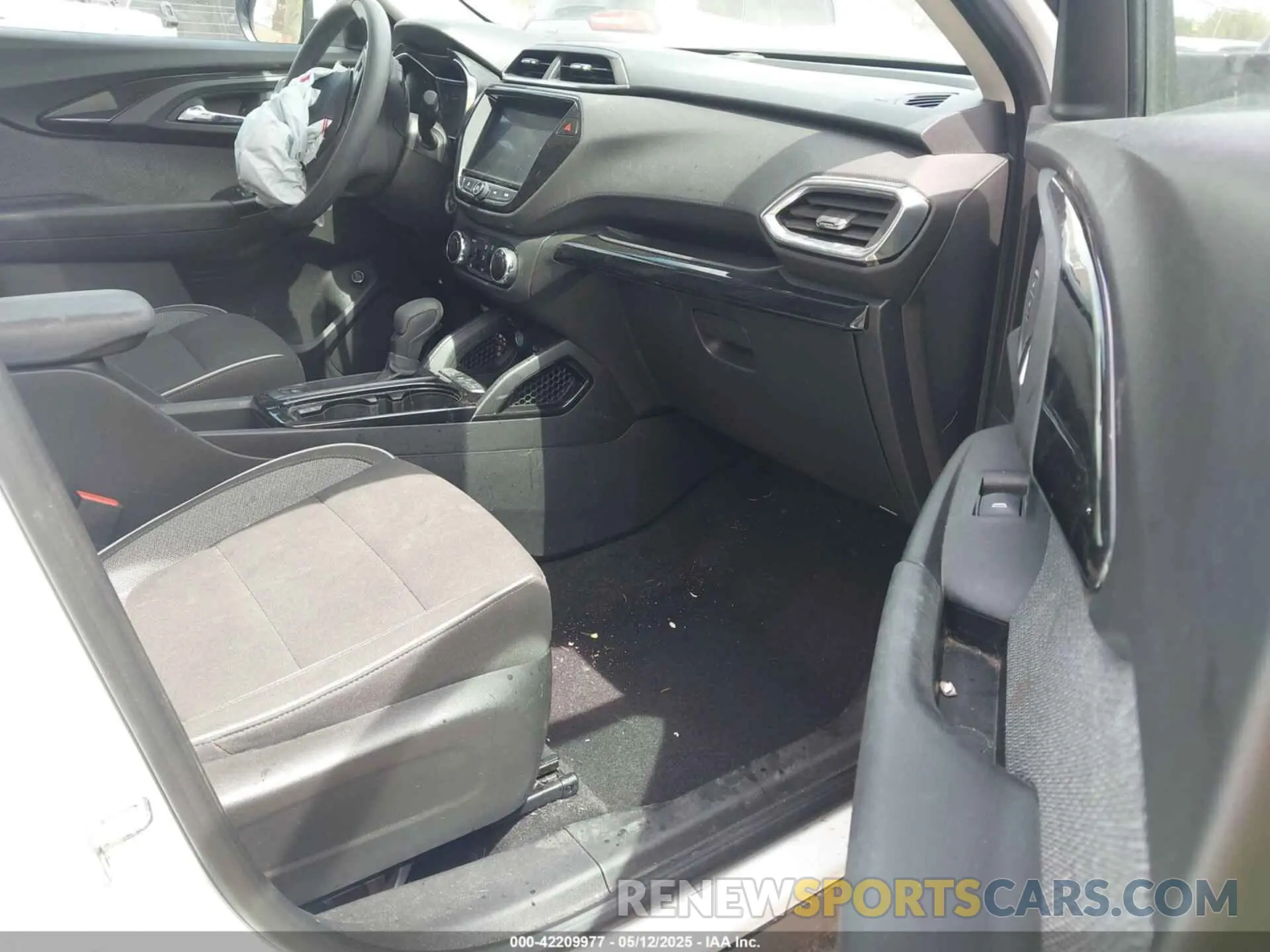 5 fotografías del automóvil dañado KL79MRSL5MB175410 CHEVROLET TRAILBLAZER 2021