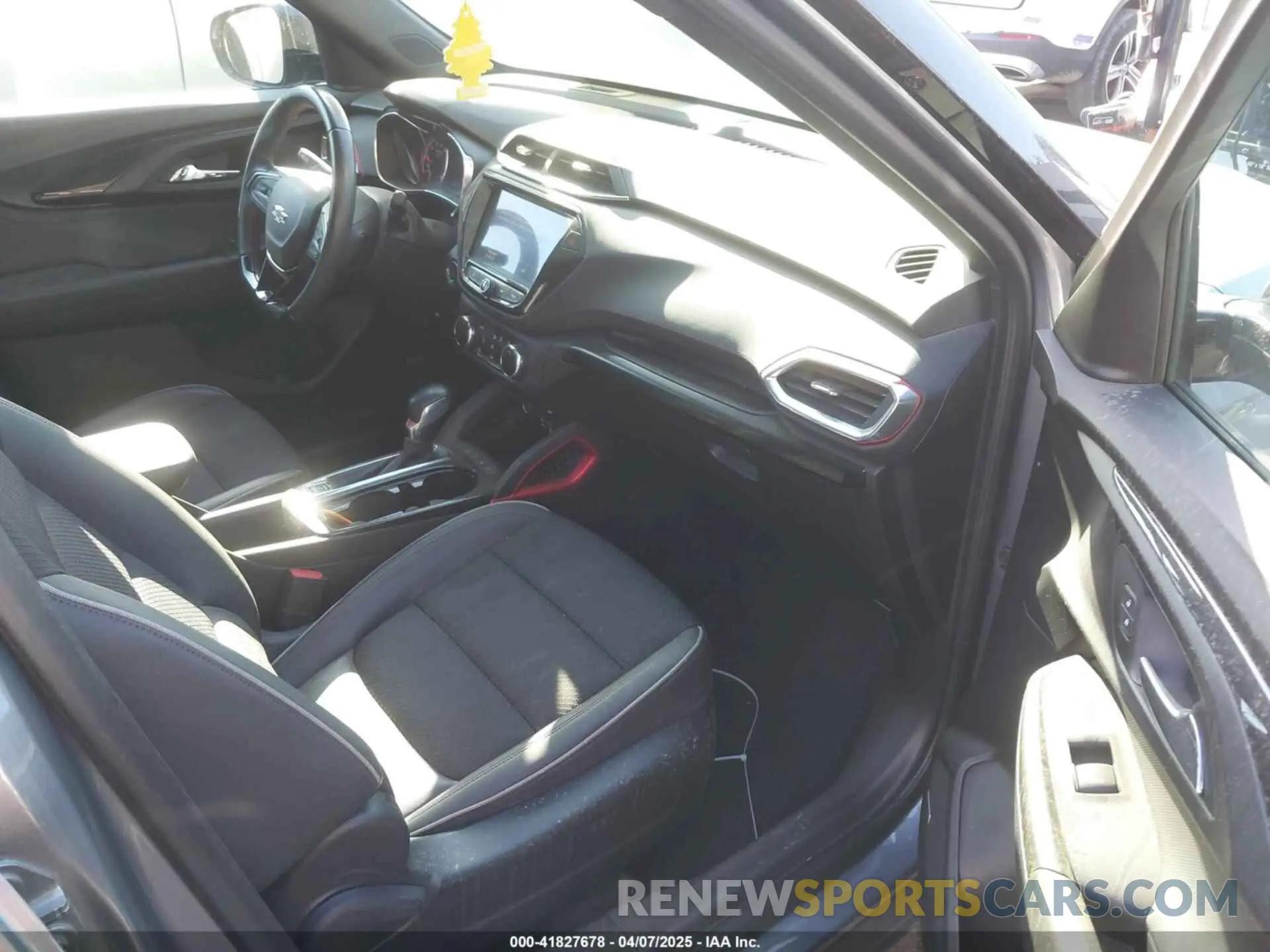 5 fotografías del automóvil dañado KL79MTSL7MB075743 CHEVROLET TRAILBLAZER 2021