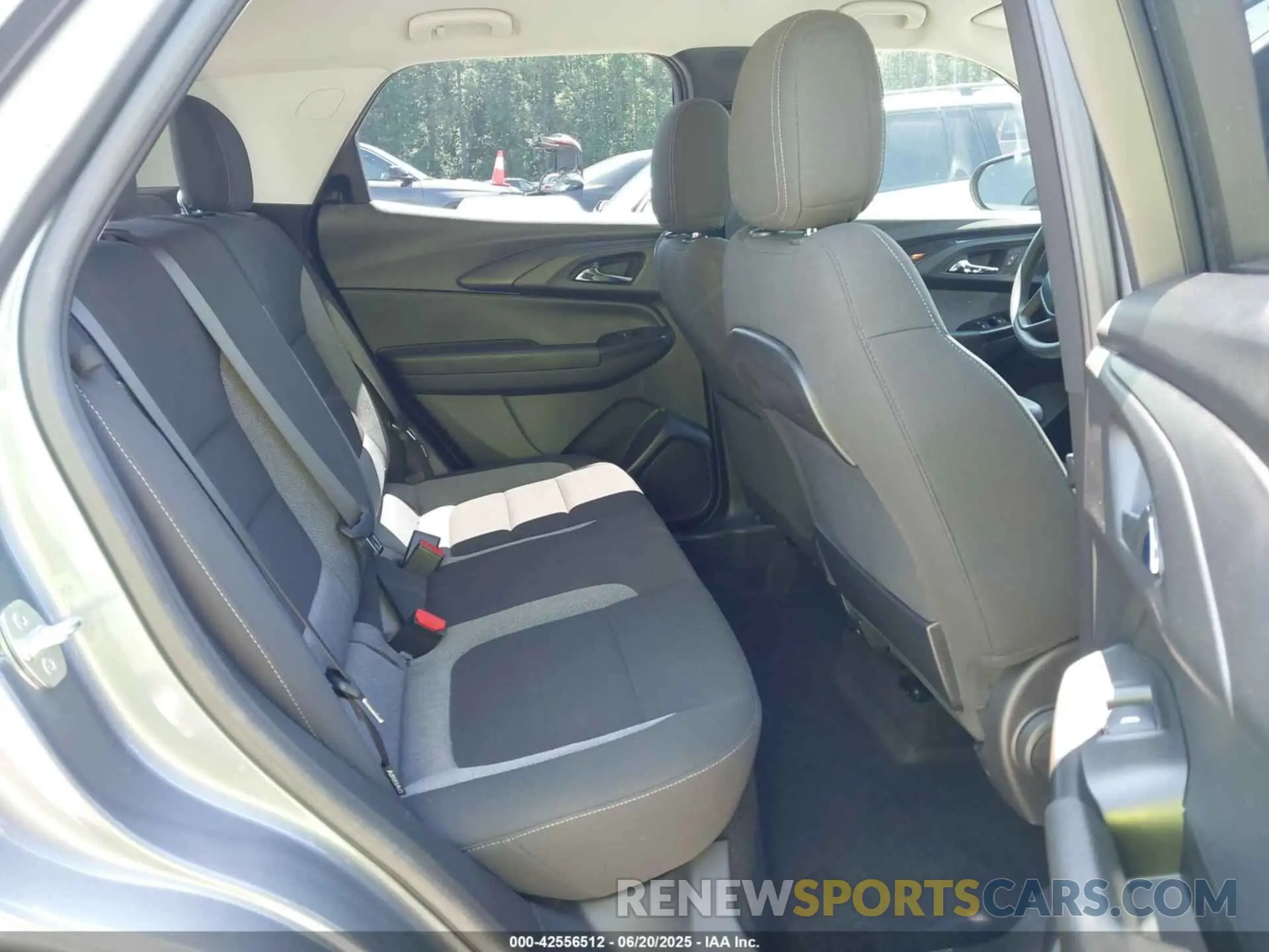 8 fotografías del automóvil dañado KL79MPS26NB015632 CHEVROLET TRAILBLAZER 2022