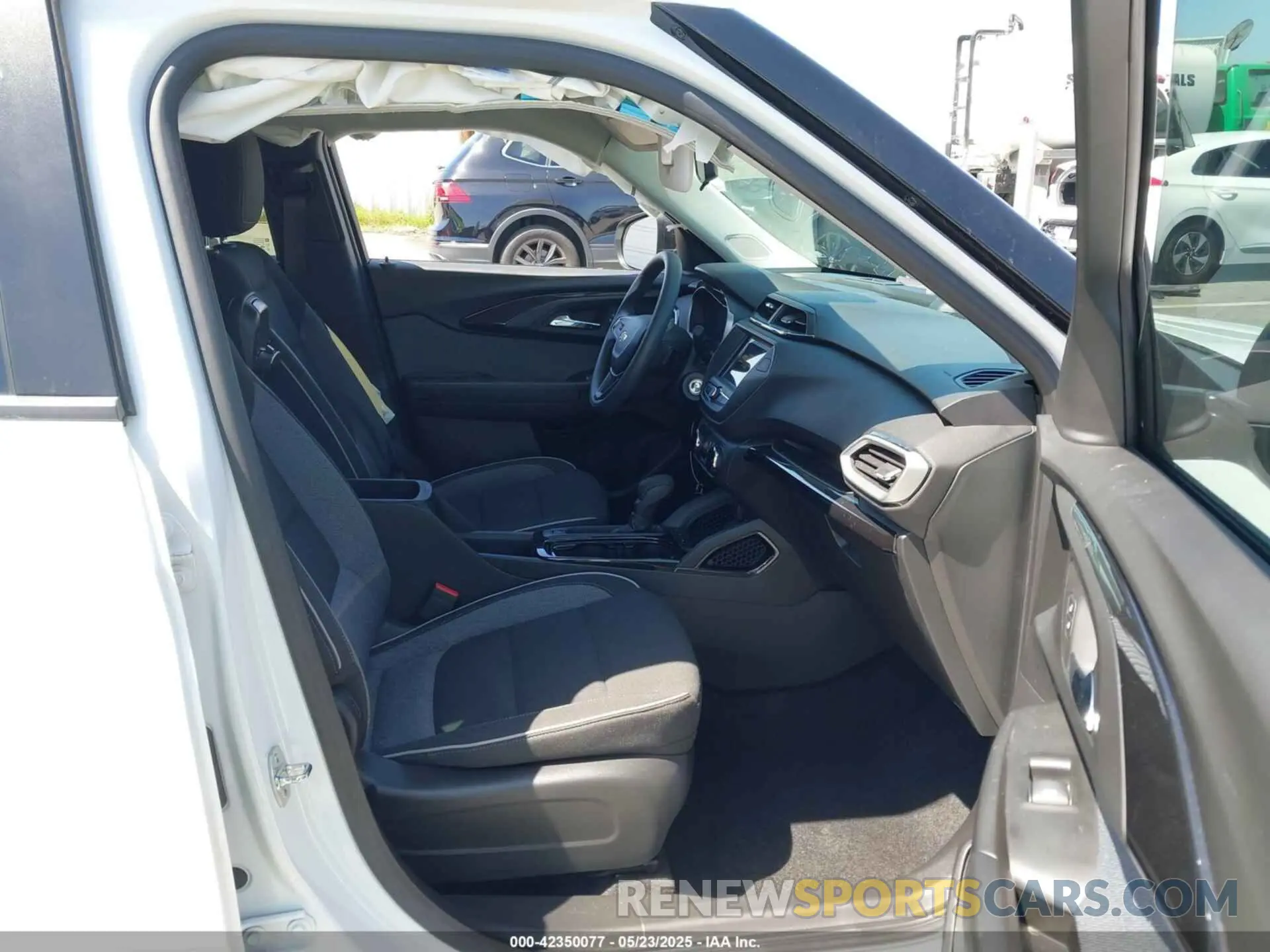 5 fotografías del automóvil dañado KL79MMS21PB106194 CHEVROLET TRAILBLAZER 2023